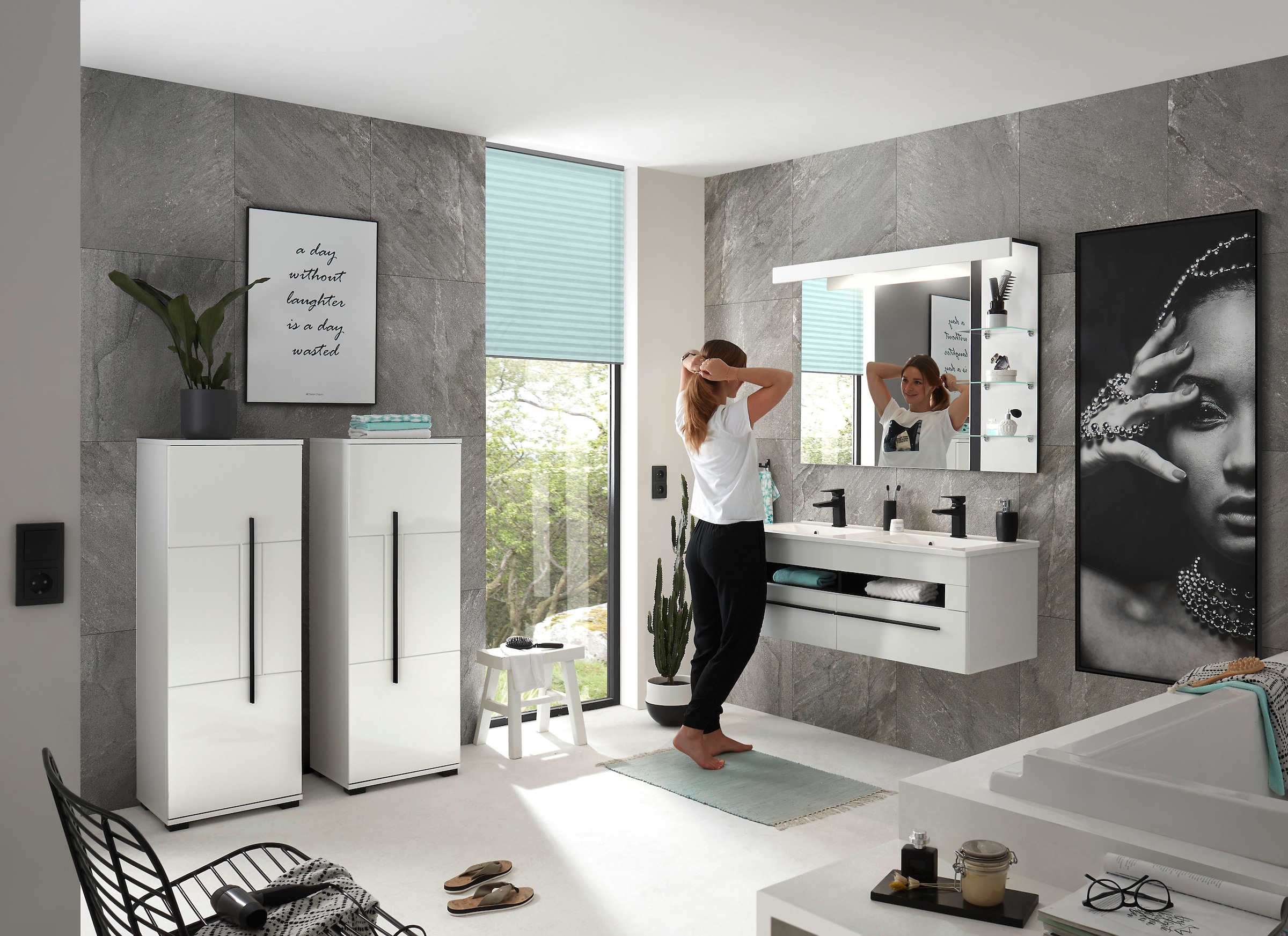 INOSIGN Midischrank »Cantara, Badschrank in Hochglanz Weiß, Schrank im modernen Design«, mit schwarzen Griffen, ausreichend Stauraum