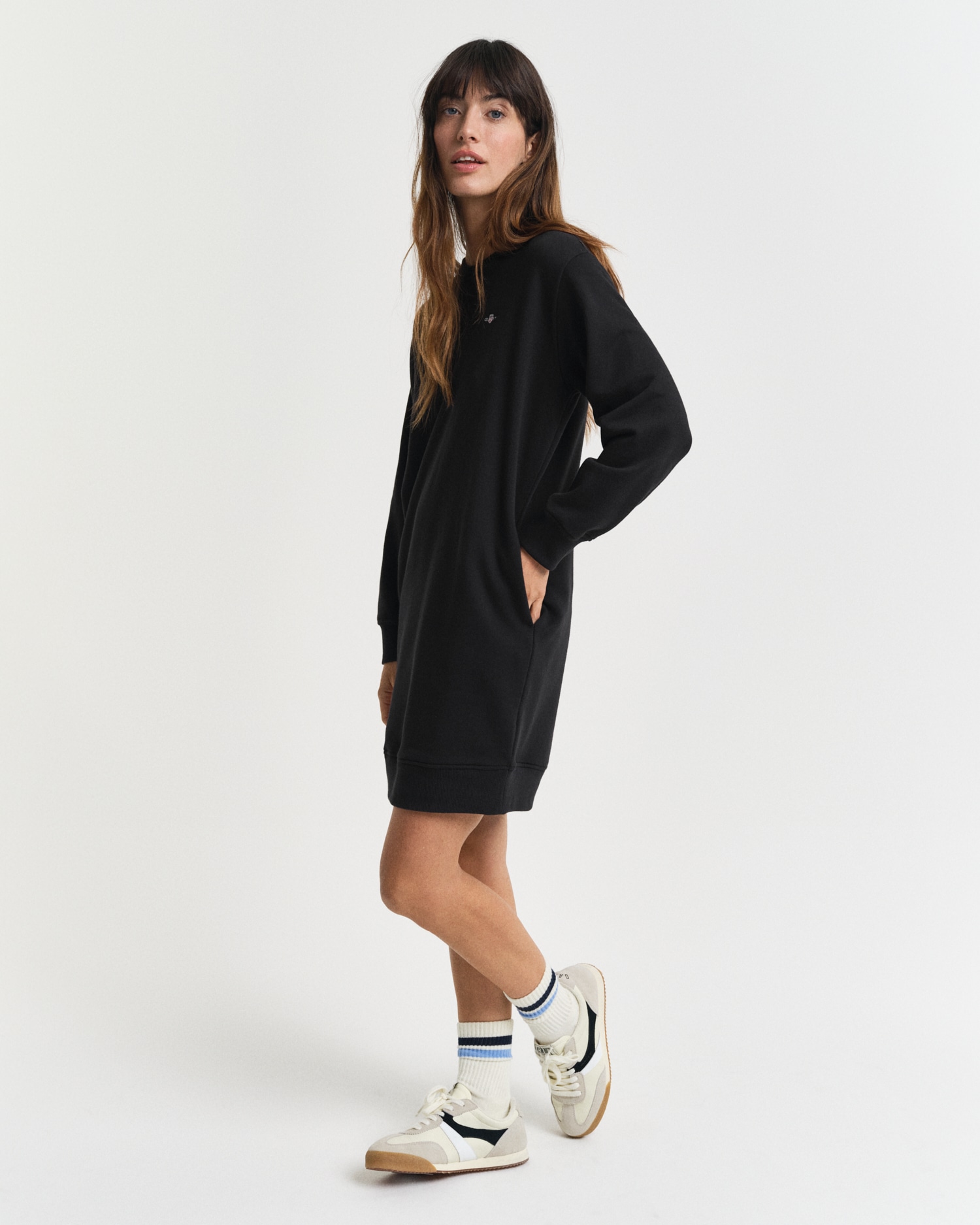 Gant Sweatkleid »SHIELD C-NECK SWEAT DRESS«, Shield Sweatkleid mit Rundhalsausschnitt