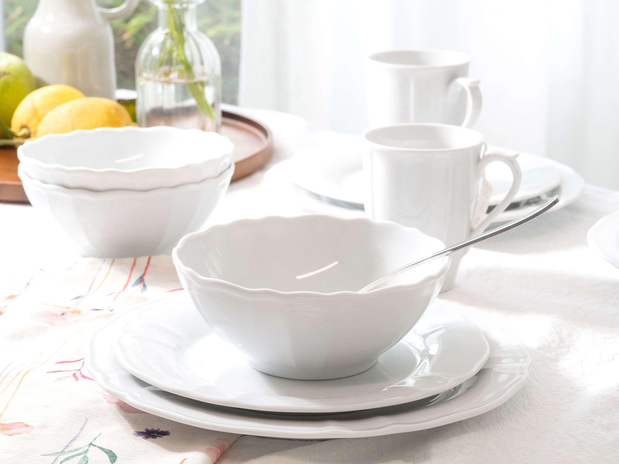 CreaTable Kombiservice »Geschirr-Set Flora«, (Set, 16 tlg., Kaffeeservice und Tafelservice im Set, für 4 Personen), Service weiß, klassische Form im Landhausstil 16 Teile, für 4 Personen