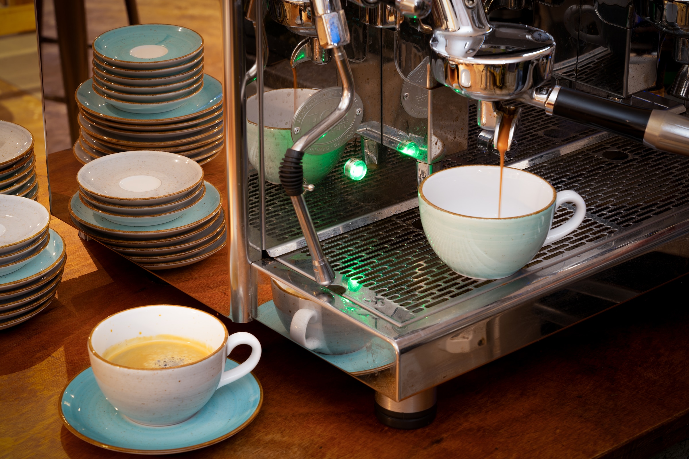 CreaTable Cappuccinotasse »Vintage Nature Aqua, Cappuccino-Set, 8-tlg.«, (Set, 8 tlg.), Handgemalt, Gesprenkelt, Rustikales Außenband