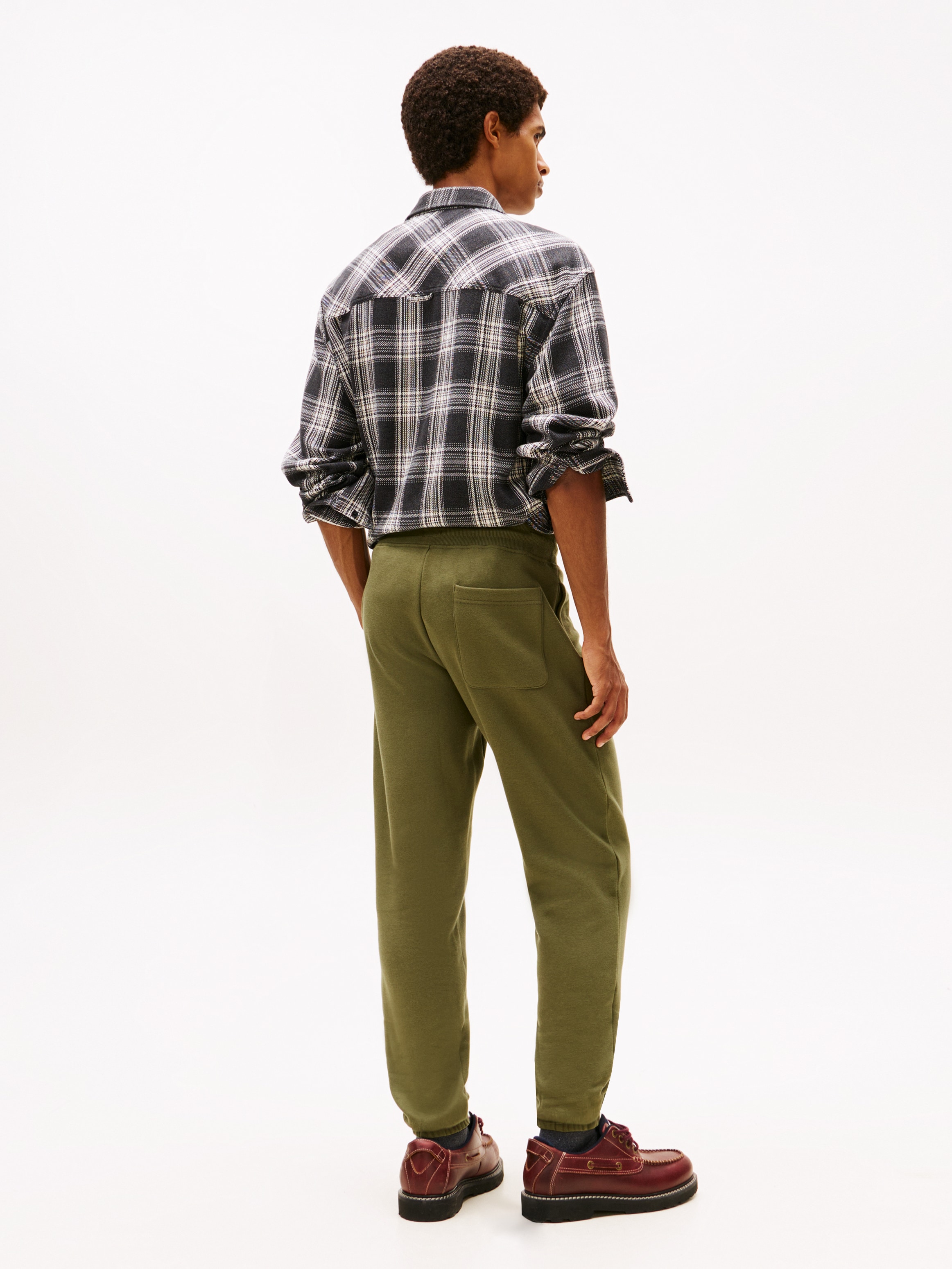 Tommy Jeans Sweathose »TJM SLIM S FLAG SWEATPANT«  Mit Kordelzug