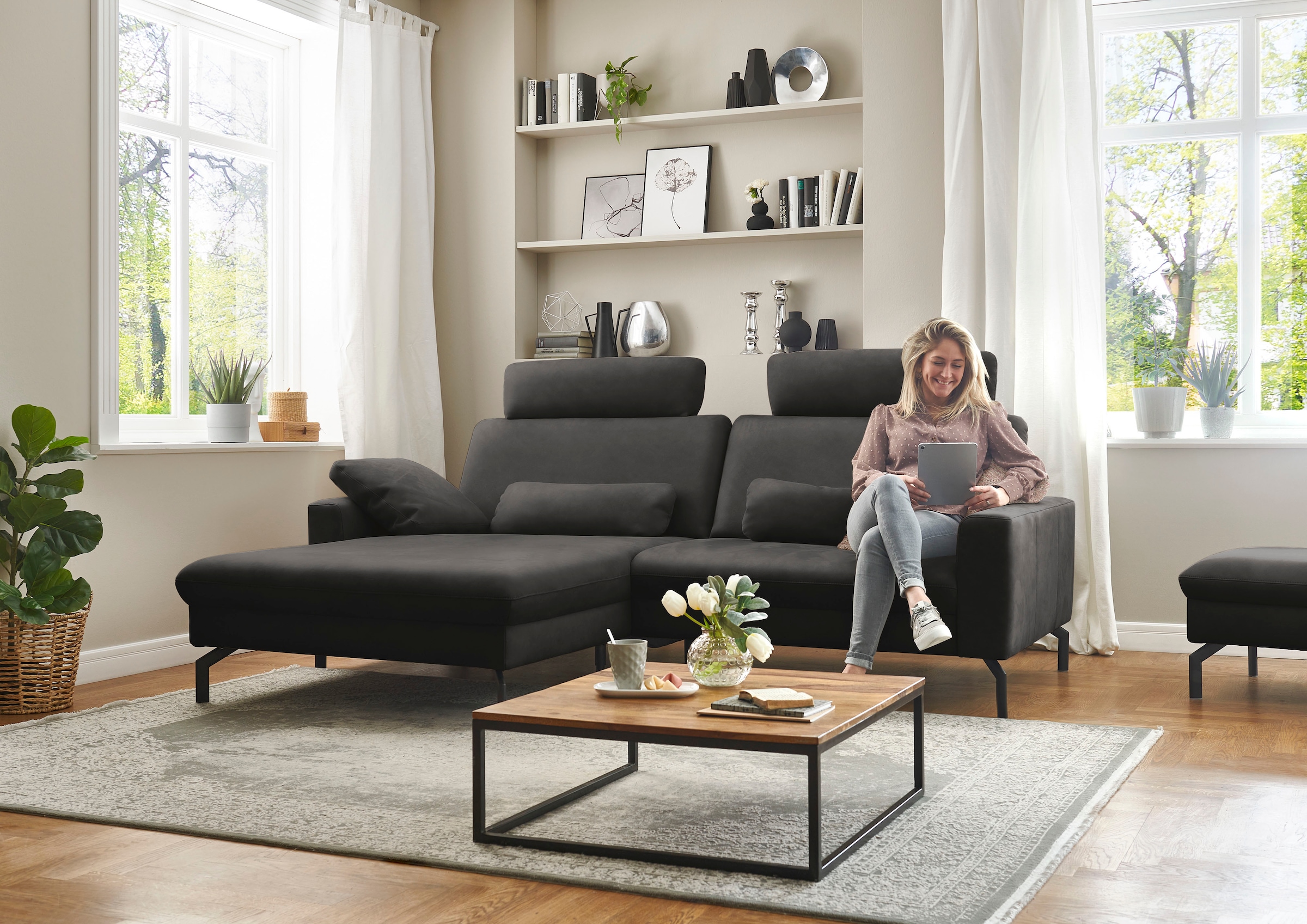Die PlanBar Ecksofa »PN-EM20028 L-Form mit Kopfstützen«, wahlweise mit motorischem Canape