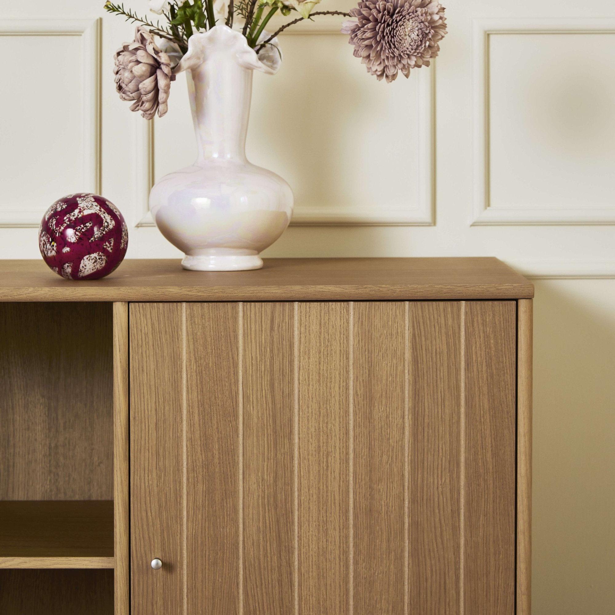 Hammel Furniture Sideboard »Mistral, Hochwertig Schrank, 6 Holz Füße, mit 2 gerillten Türen«, und 3 verstellbare Einlegeböden, B: 132 cm, anpassungsbar Designmöbel