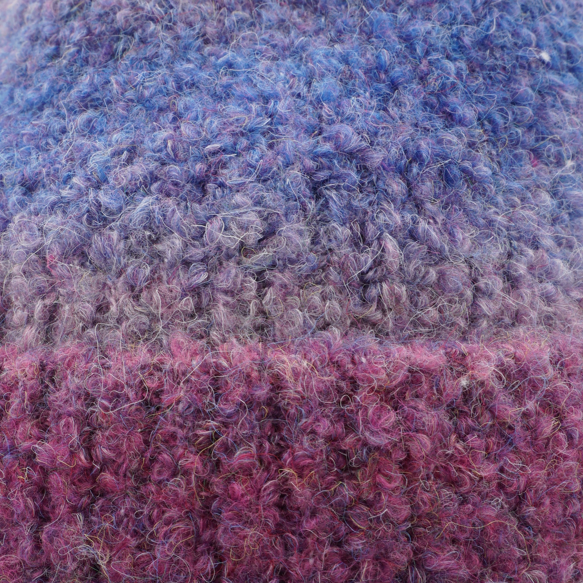 CAPO Strickmütze Wollanteil, Bouclè-Garn, Farbverlauf,