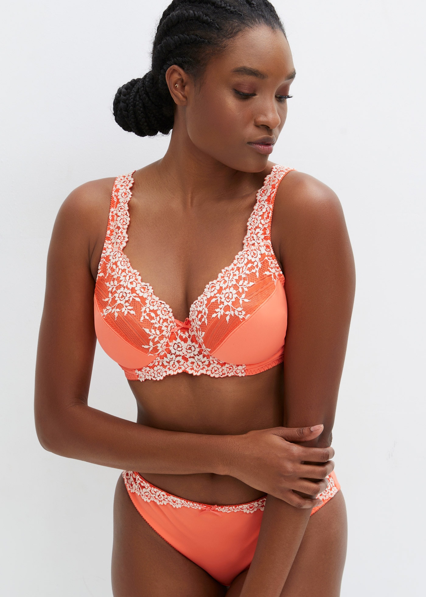 bonprix Büstenhebe »Bügel-BH mit zarter Spitze (2er Pack)« Packung, 2, 2 Stk. Bügel-BH mit zarter Spitze (2er Pack)