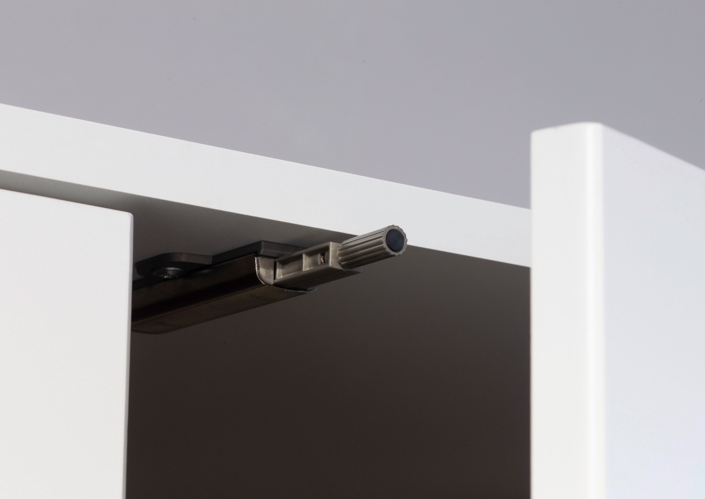 rauch Drehtürenschrank »Kleiderschrank Schrank Garderobe Wäscheschrank NABILA viel Stauraum«, (in 3 verschiedenen Ausstattungen BASIC/CLASSIC/PREMIUM), mit 2 Schubladen und Push-to-Open Funktion TOPSELLER MADE IN GERMANY