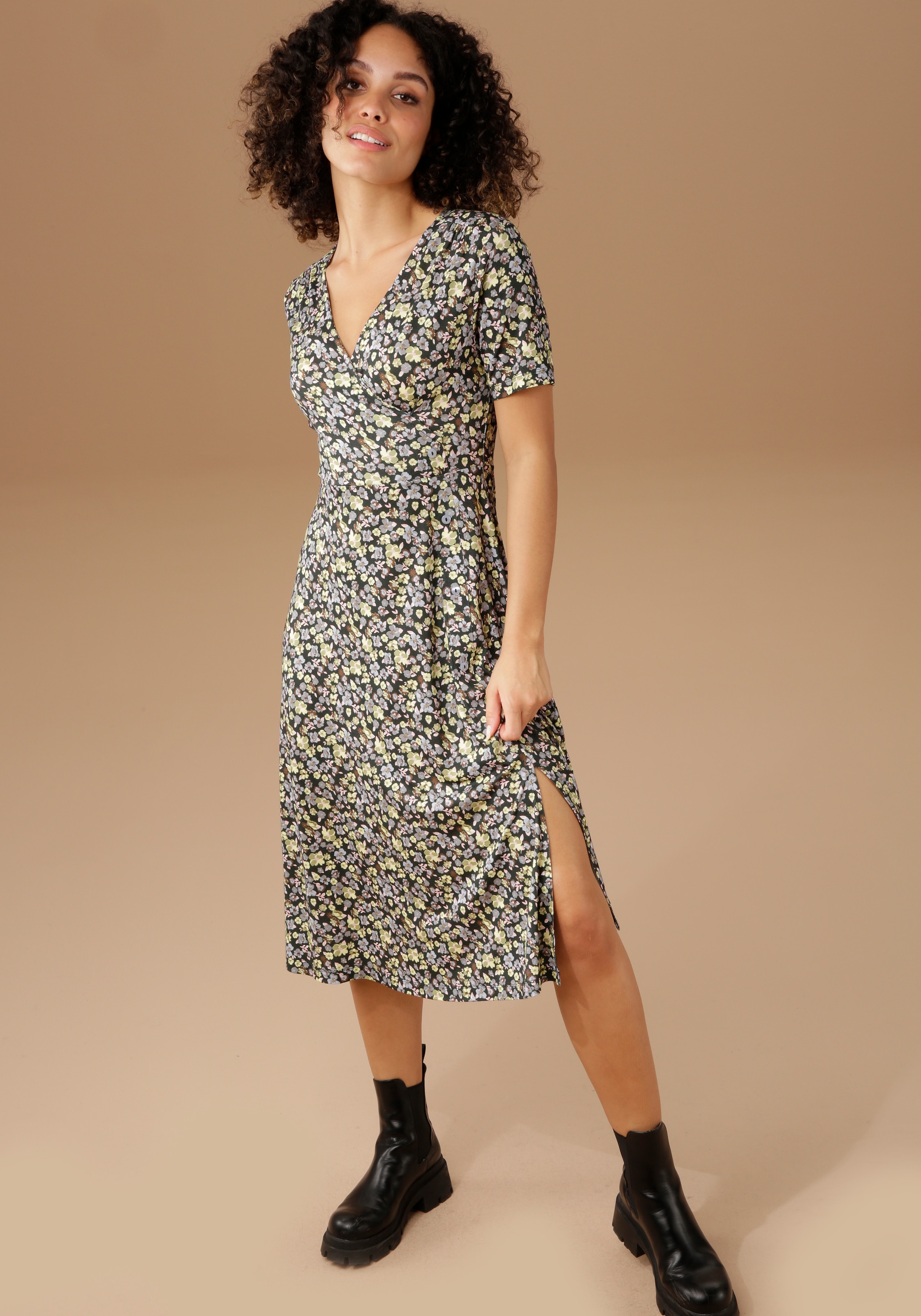Aniston CASUAL Jerseykleid, mit niedlichen Blüten bedruckt kaufen
