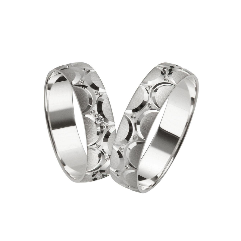 FIRETTI Trauring »Schmuck Geschenk Gold 375 Hochzeit Ehering "LIEBE"« Made in Germany, wahlweise mit oder ohne Brillant weißgoldfarben 17 Markanter...