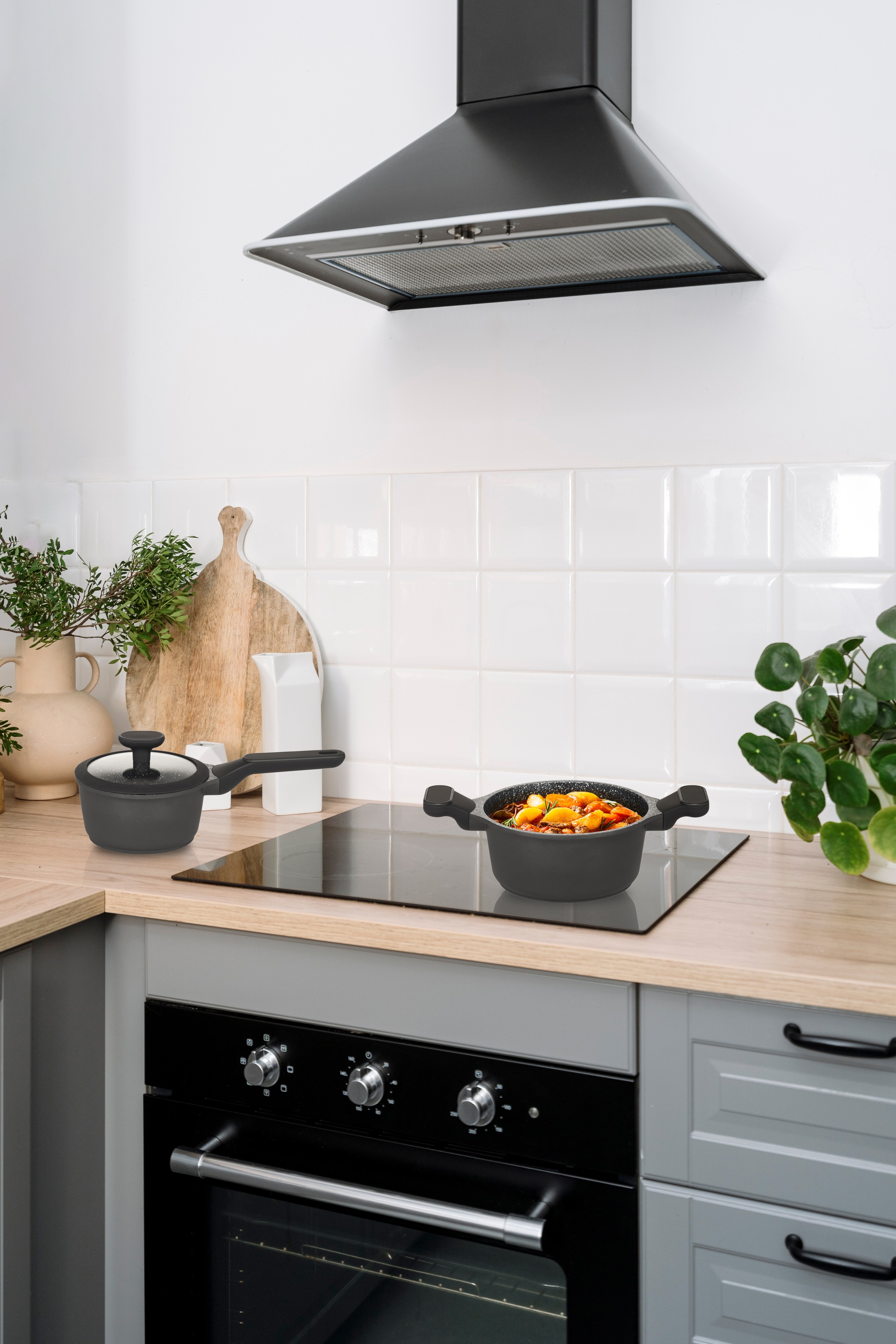 Hanseatic Topf-Set »Black Edition, mit langlebiger VITAFLON® GRANIT Antihaft-Versiegelung«, Aluminiumguss, (Set, 10 tlg.), Kochtopf-Set im modernen Design mit formschönen Soft-Touchgriffen