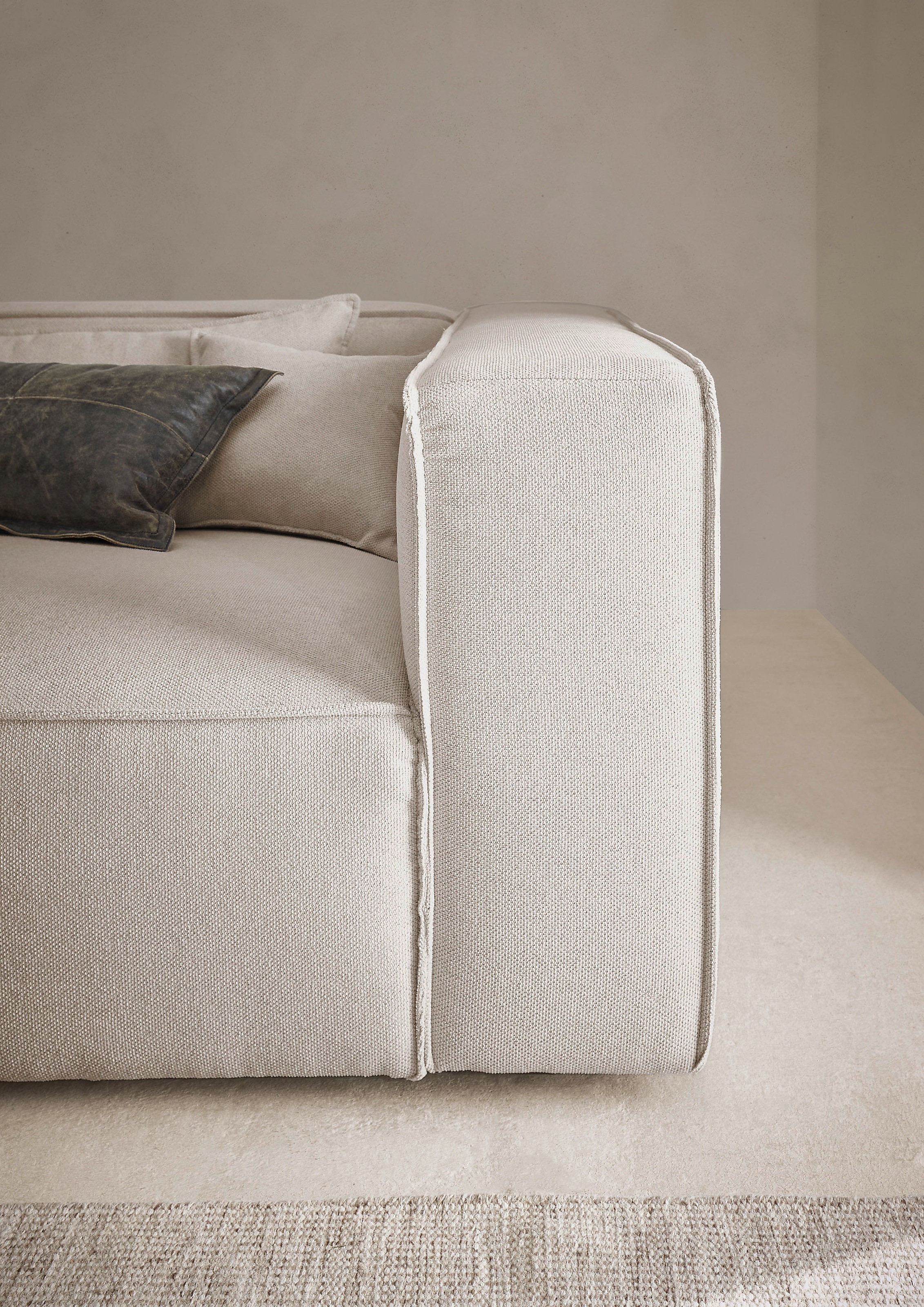 LeGer Home by Lena Gercke Ecksofa »PIARA XXL, Big-Sofa in Cord oder Leinenoptik, L-Form, mit Kedernaht«, wahlweise Ottomane rechts/links, schwarze Füße, extra tiefe Sitzfläche