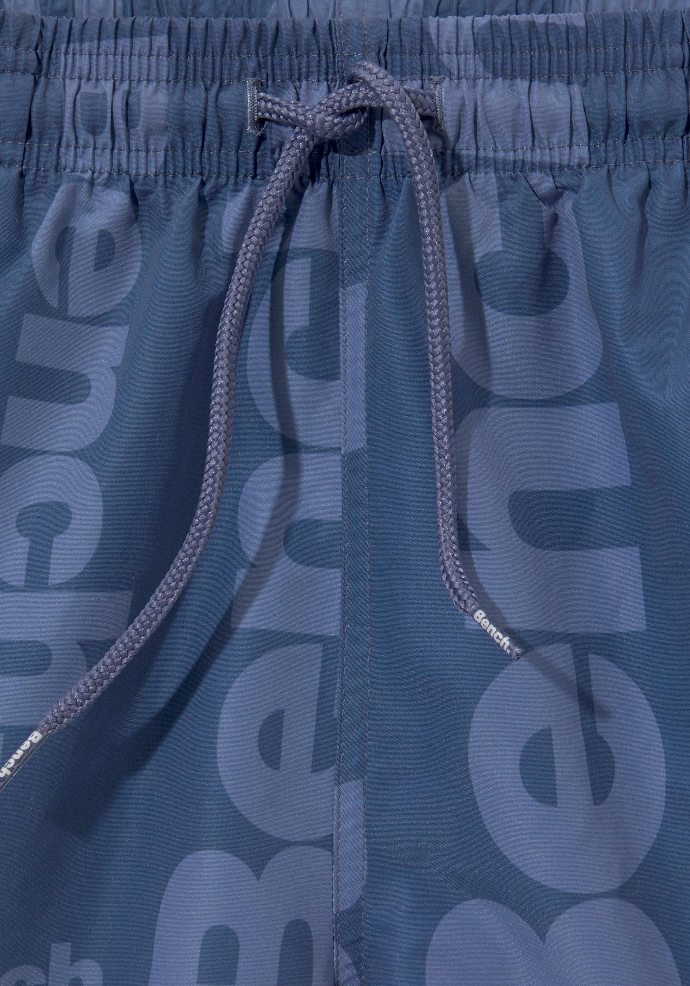 3. Bild von Bench. Badeshorts