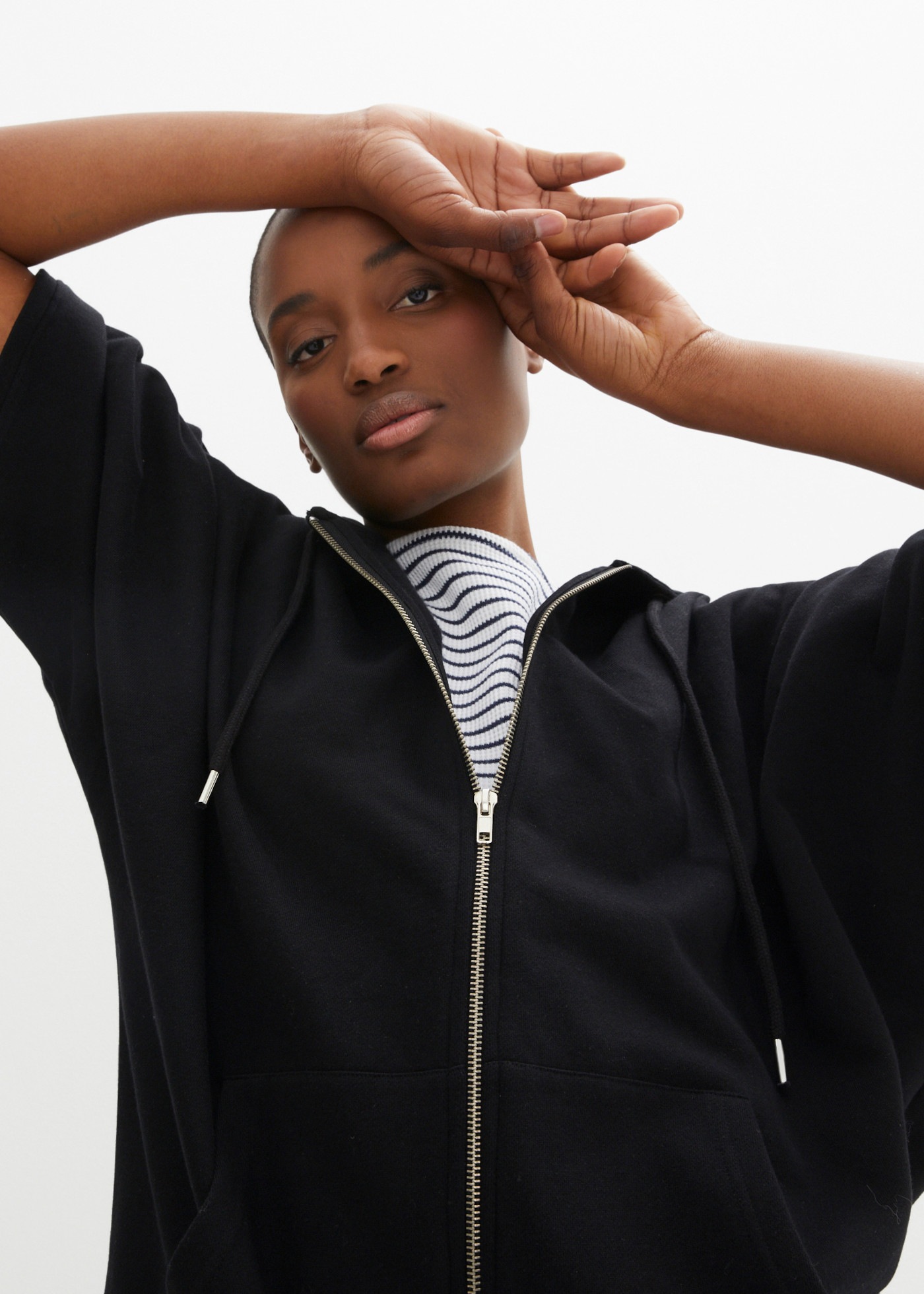 bonprix Sweatjacke Oversize-Passform, mit Kapuze, aus Baumwolle