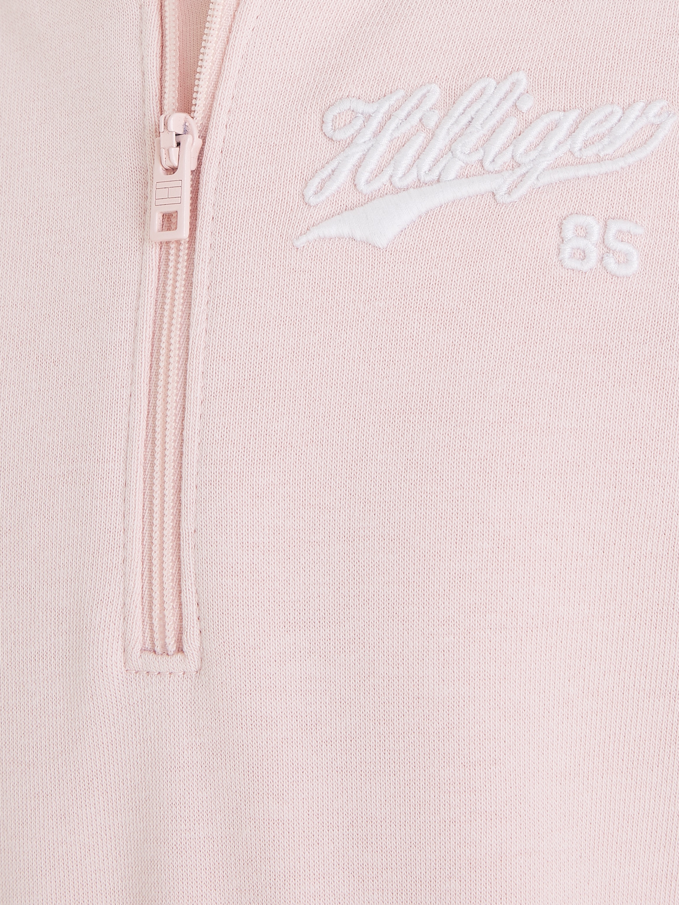 Tommy Hilfiger Sweatkleid »HILFIGER SCRIPT HWK DRESS«, mit Logo-Stickereien
