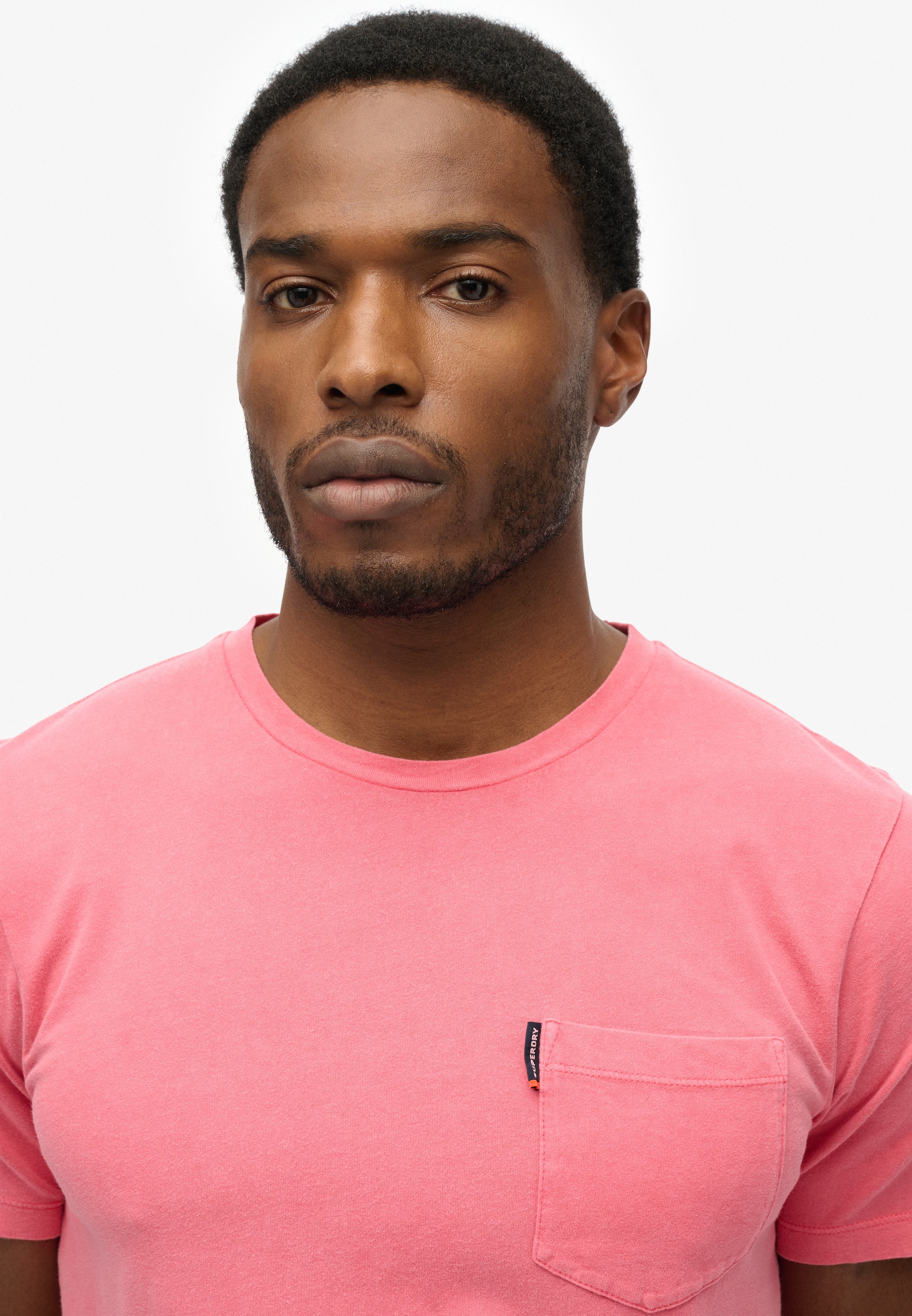 Superdry Rundhalsshirt »CLASSIC ESSENTIAL POCKET TEE«