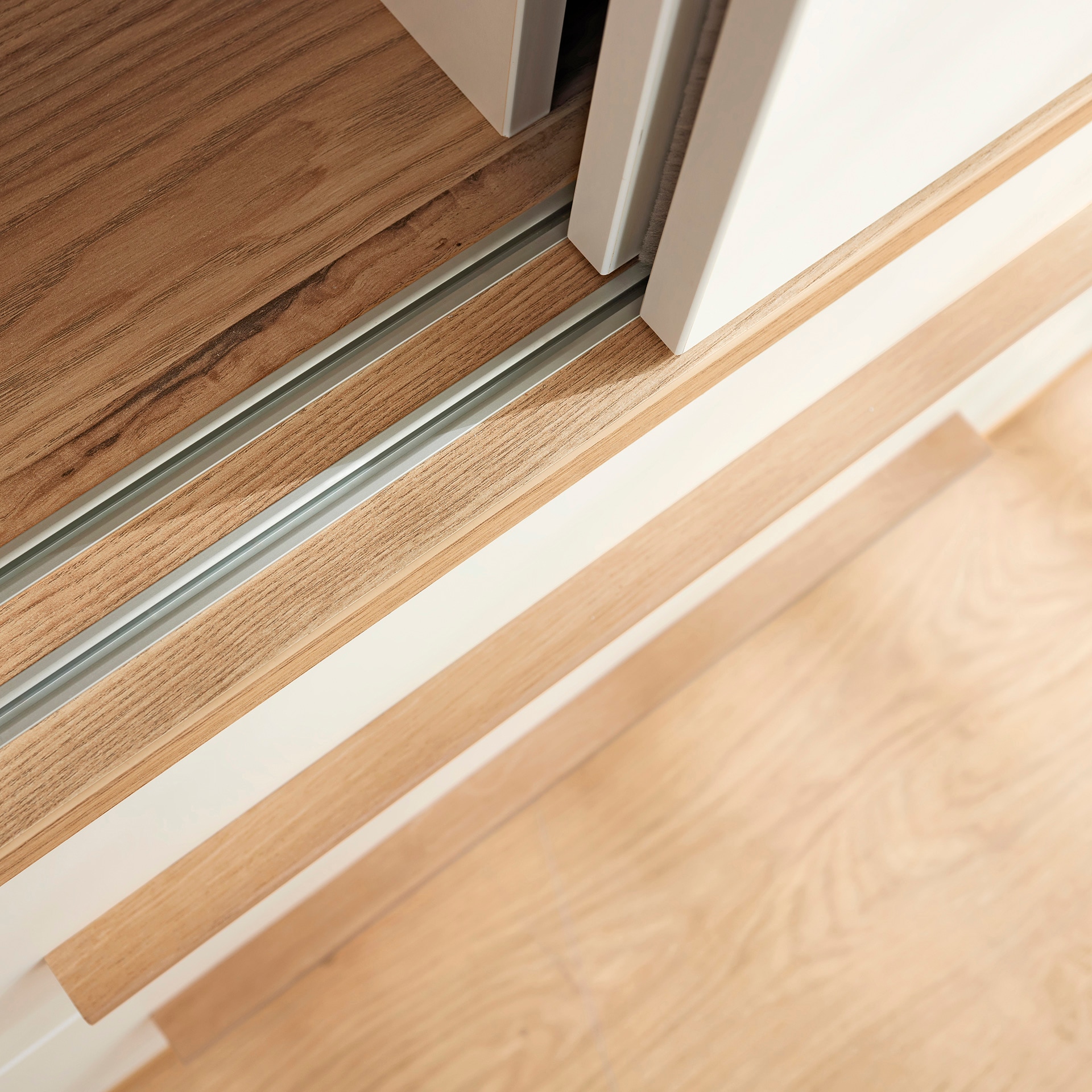 PAIDI Kleiderschrank »YOLANDA 2T2S schmal«, Schiebetüren mit hochwertigen Aluminiumschienen, 2 Schubladen