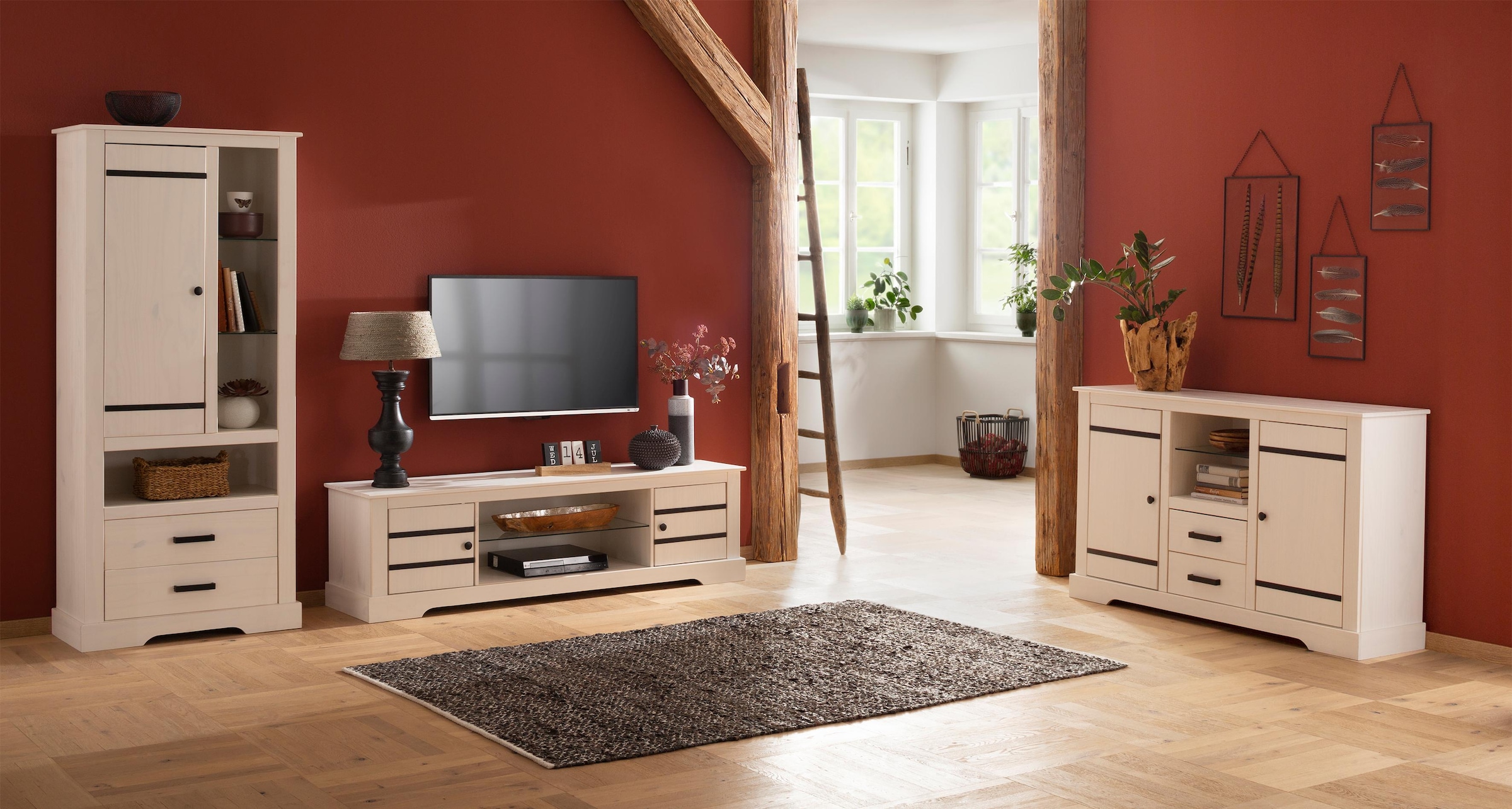 Home affaire Lowboard, Kommode aus massivem Kiefernholz, mit Glasboden, Breite 160 cm