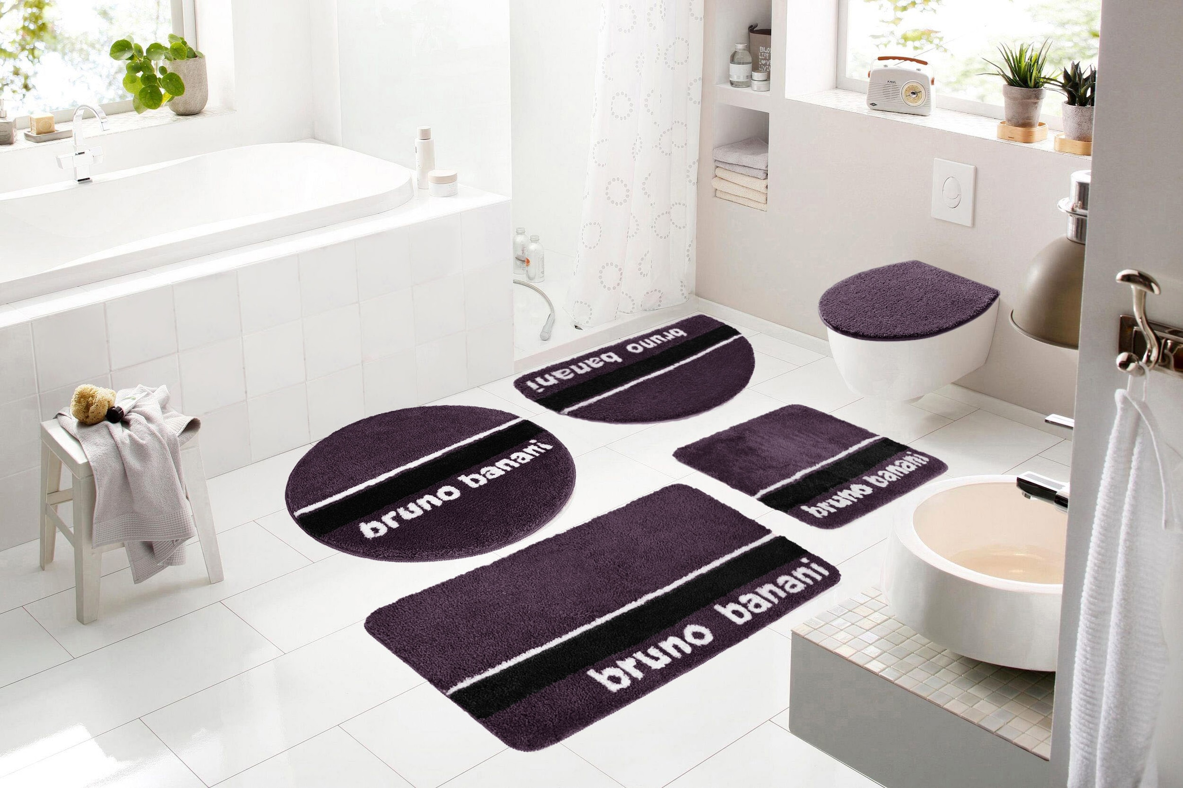 Bruno Banani Badematte »Maja«, rutschhemmend beschichtet, fußbodenheizungsgeeignet-strapazierfähig-schnell trocknend, weiche Haptik, mit Logo, Badematten auch als 3 teiliges Set erhältlich