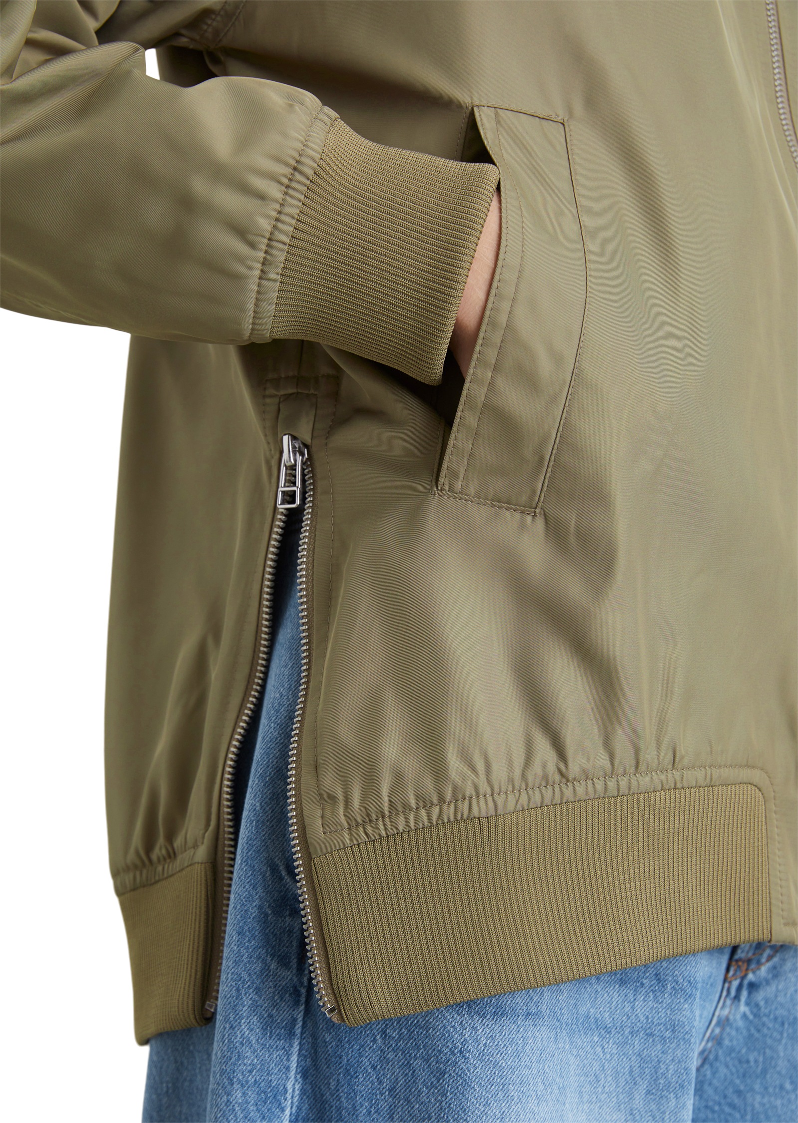 Marc O'Polo DENIM Blouson, mit edlem Glanz, stylische Reißverschlüsse zum Öffnen der Seitennähte