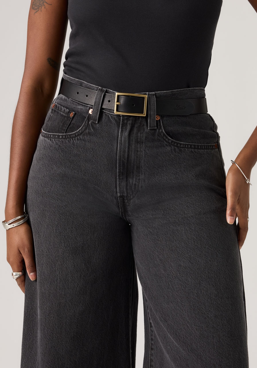 Levi's® Ledergürtel »RECTANGLE BELT« mit goldfarbener Schließe und Logoprägung