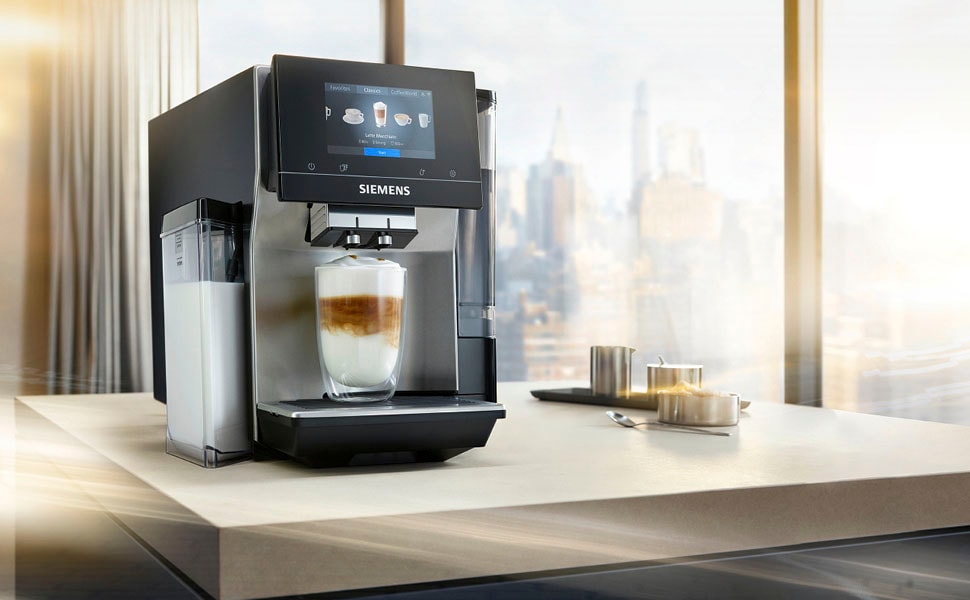 Siemens Kaffeevollautomat EQ.700 integral TQ707D03, App-Steuerung,  intuitives Full-Touch-Display, bis zu 30 individ. Kaffeekreationen als  Favoriten, automat. Dampfreinigung, 1500 W, schwarz 