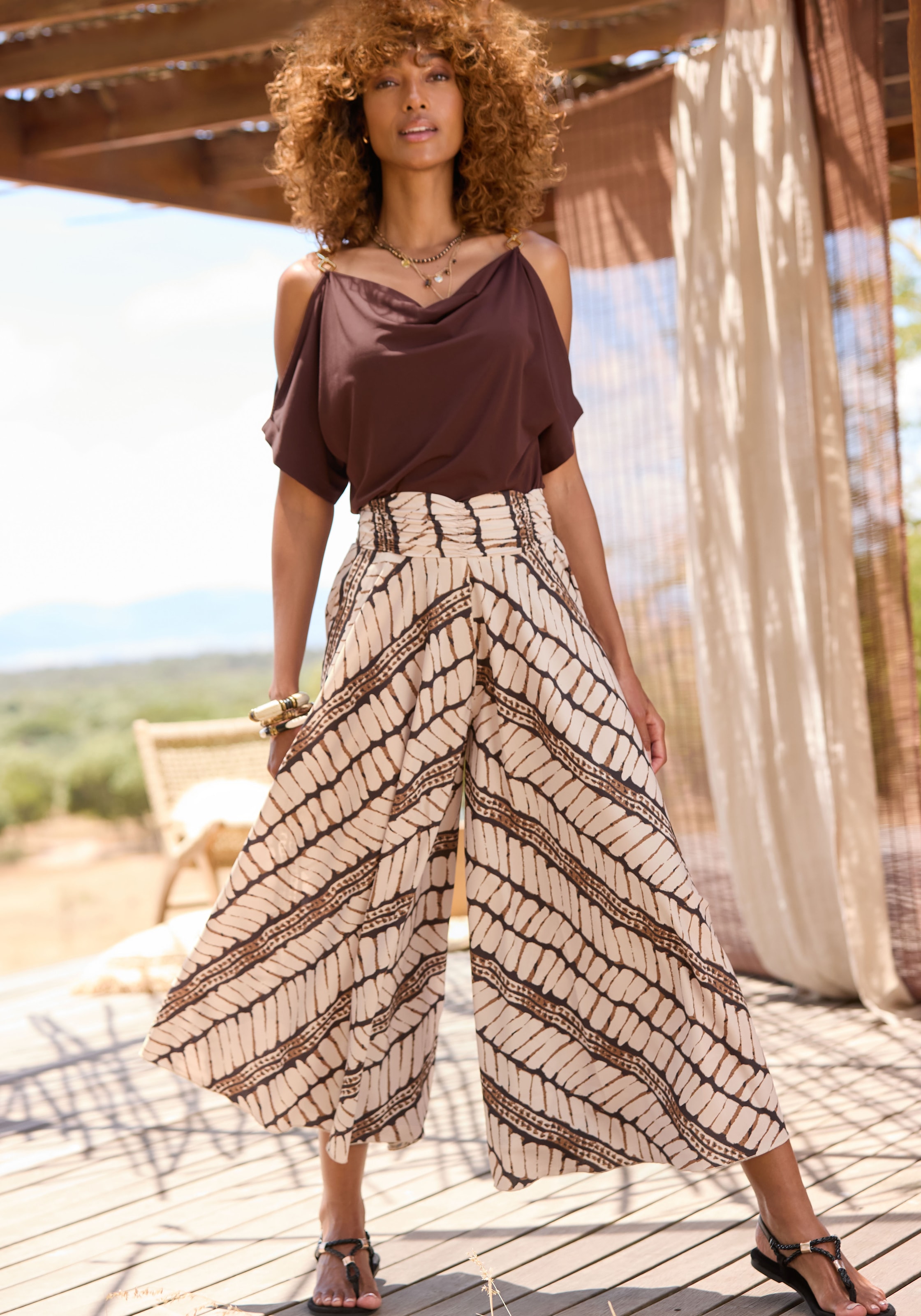 LASCANA Hosenrock, mit Alloverdruck, Culotte, extraweites Bein
