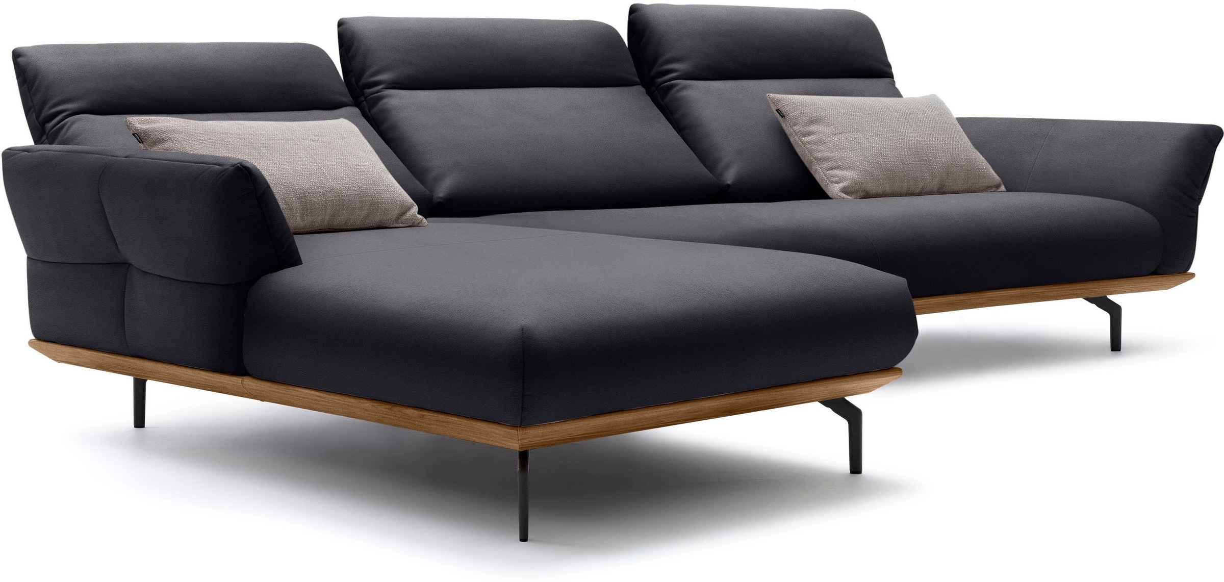 Creation BY ROLF BENZ Ecksofa »CR.460«, Sockel in Nussbaum, Winkelfüße in Umbragrau, Breite 338 cm