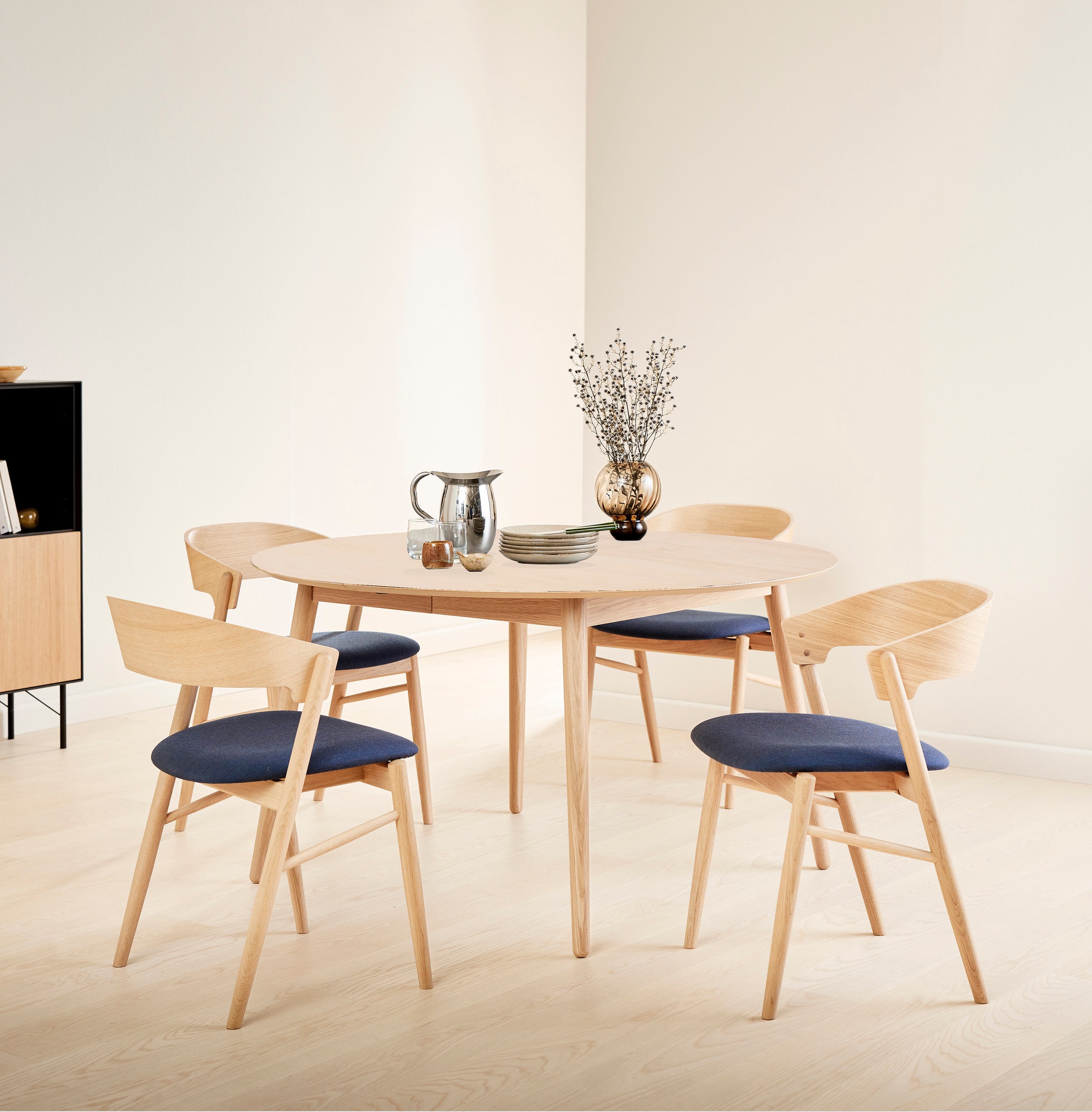 Hammel Furniture Esstisch »Meza Designtisch mit Auszugsfunktion und 2 Einlegeplatten«, Ø135(231) cm, runde Tischplatte aus MDF/Laminat, Massivholzgestell