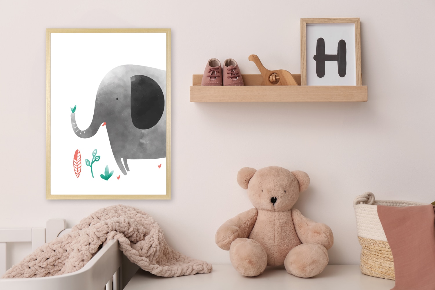 Queence Bild mit Rahmen "Grauer Elefant", grau (farbe rahmen: natur, braun, beige, farbe bild(er): grau), B/H/T: 40cm x 50cm x 1,5cm, Elefant Elefanten Elefanten Bilder Tiere Hochformat, 1 Stk.