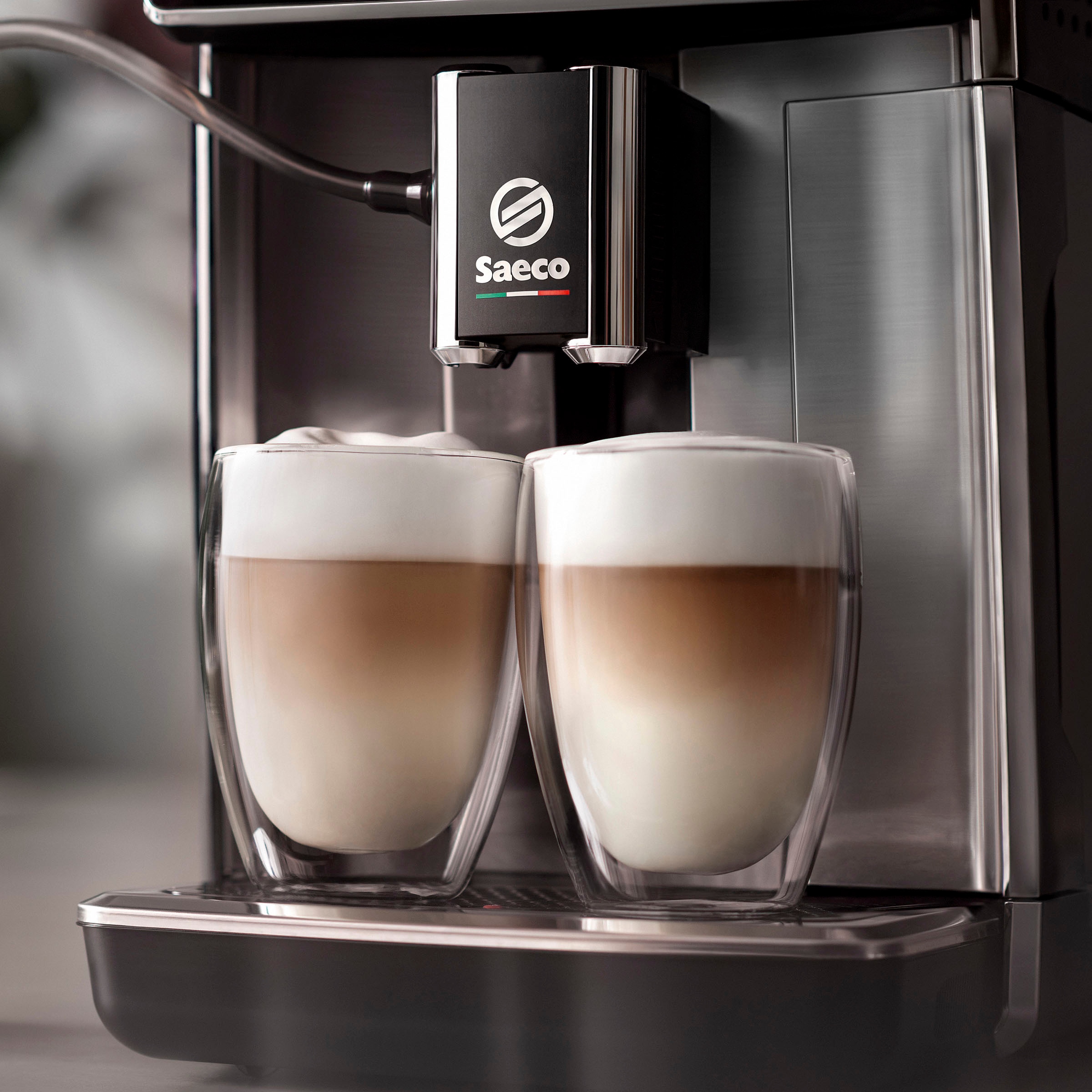 Saeco Kaffeevollautomat »Saeco GranAroma Deluxe SM6685/00« Pflegeset CA6707/10 im Wert von UVP 49,99€