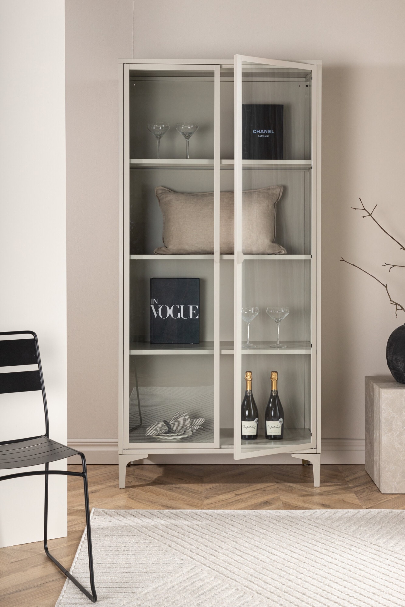 Venture Home Vitrine »Piring, hoher Stauraumschrank, 2 Türen, Höhe 190 cm« Hochschrank, Pulverbeschichtung, Glastüren, hoch, anspruchsvoll