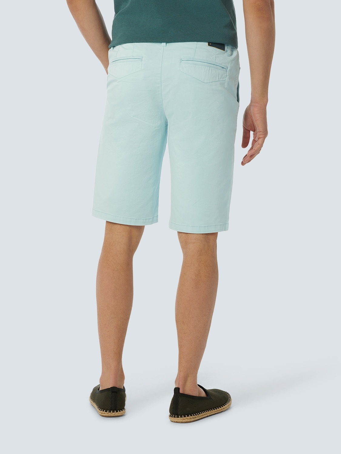 NO EXCESS Chinoshorts, aus gefärbtem Twill-Stretch