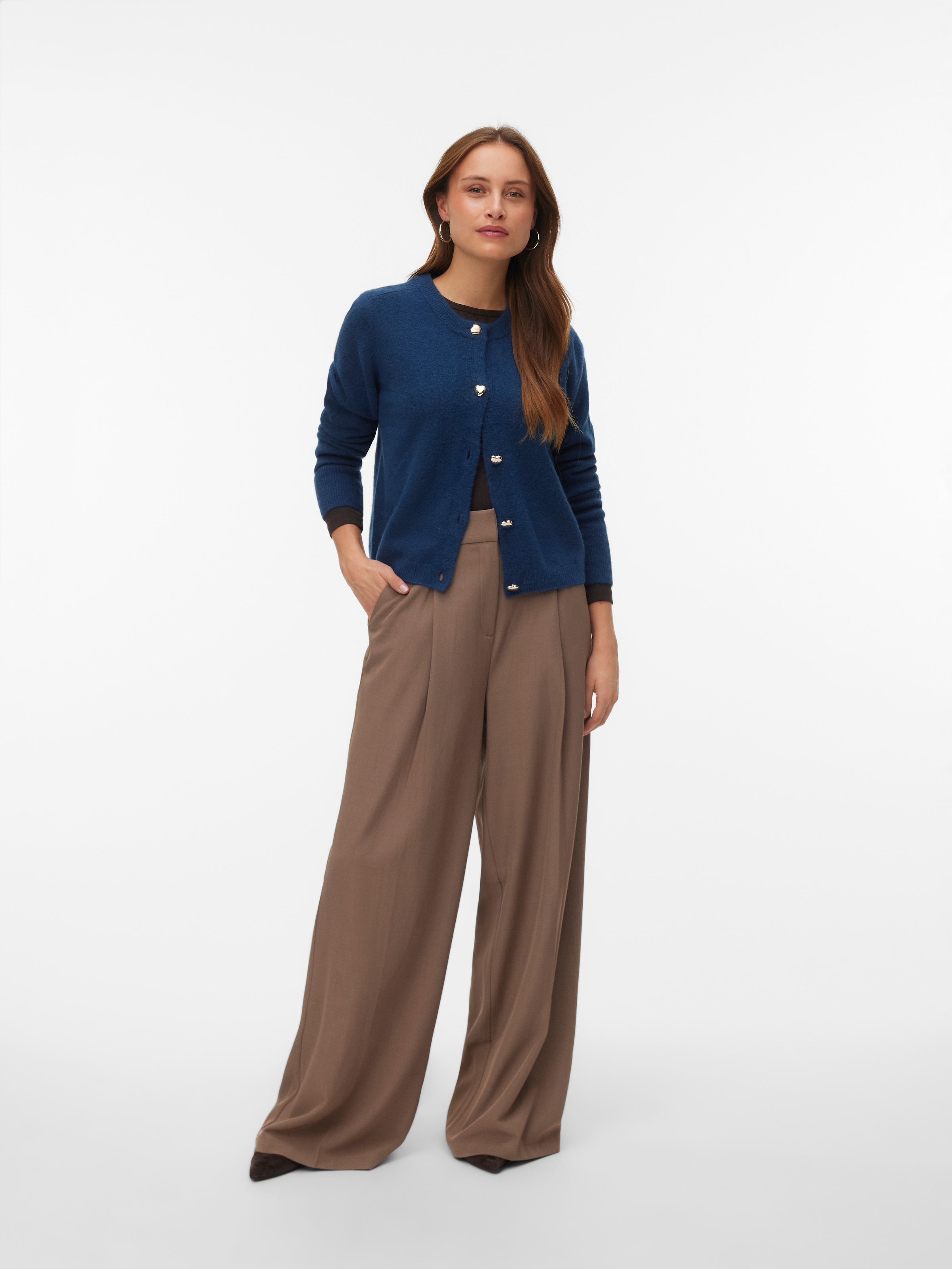 Vero Moda Strickjacke »VMFIONA LS SHORT BUTTON CARDIGAN GA BOO« mit Wolle und Stretch