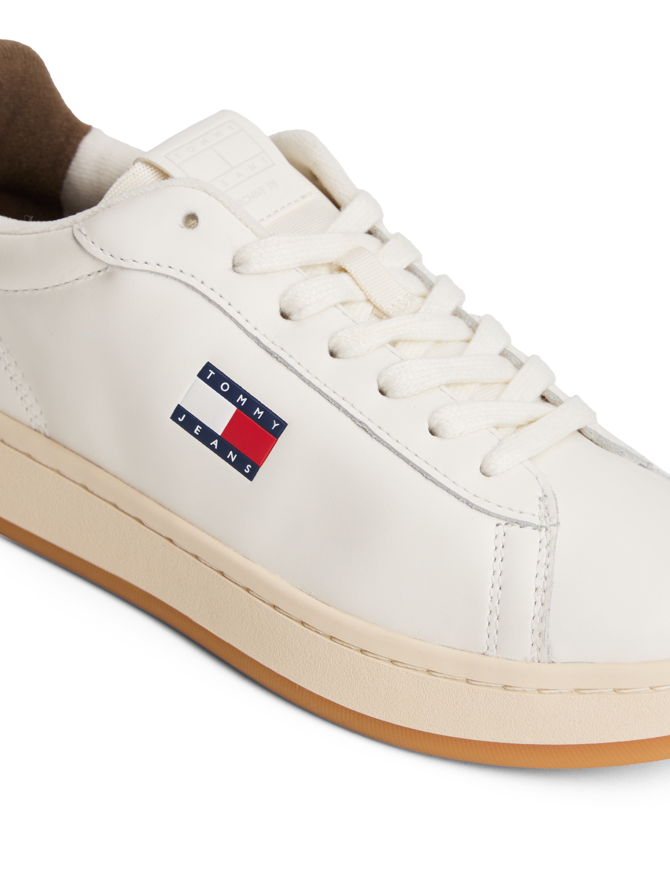 Tommy Jeans Plateausneaker »ARCHIVE' 98«  Freizeitschuh, Halbschuh, Schnürer mit Kontrastbesatz an der Ferse