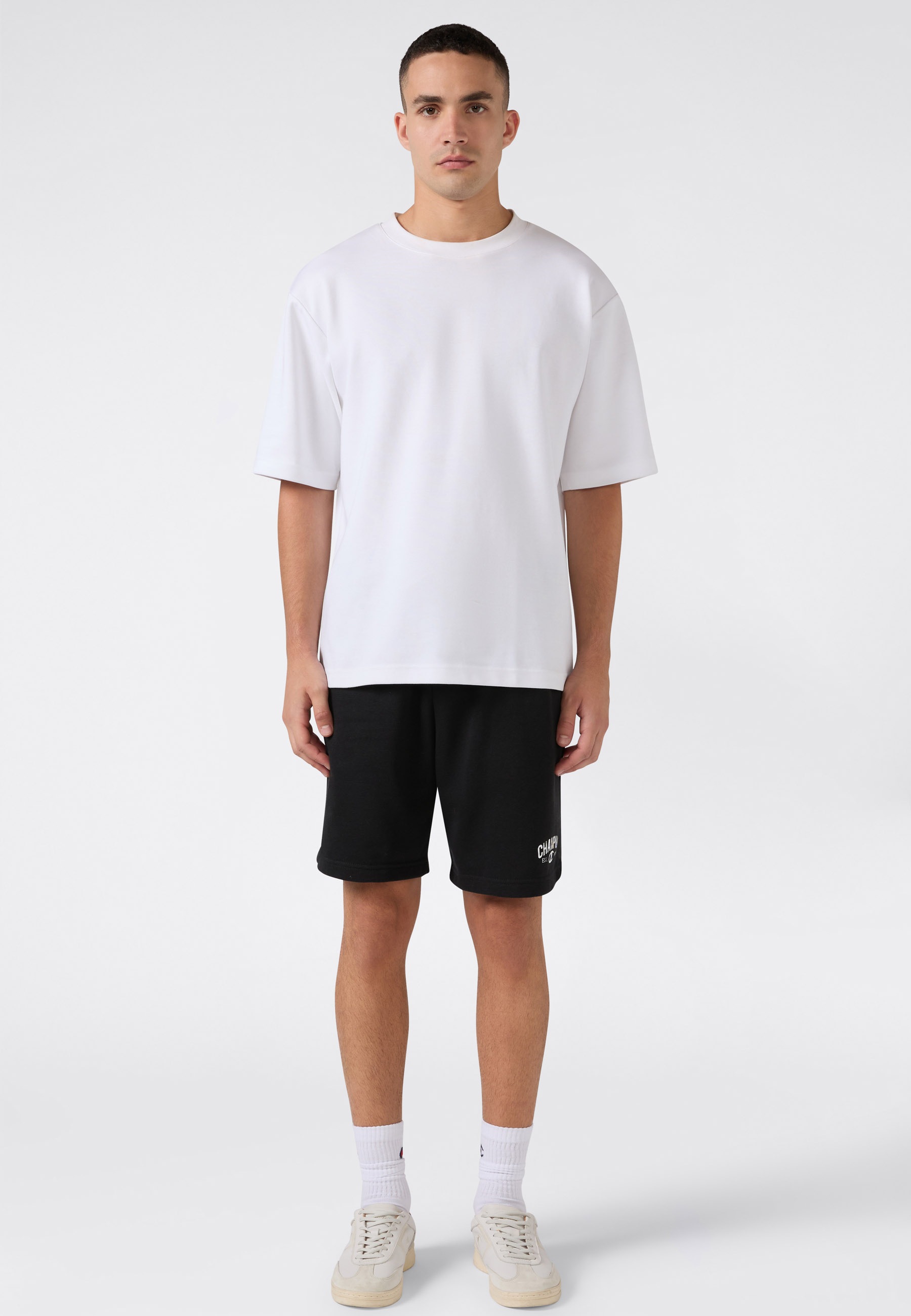 Champion Sweatshorts »SPORTWEAR SHORTS Standard Fit«  mit kurzer Form, für Alltag und Training, Standard Fit