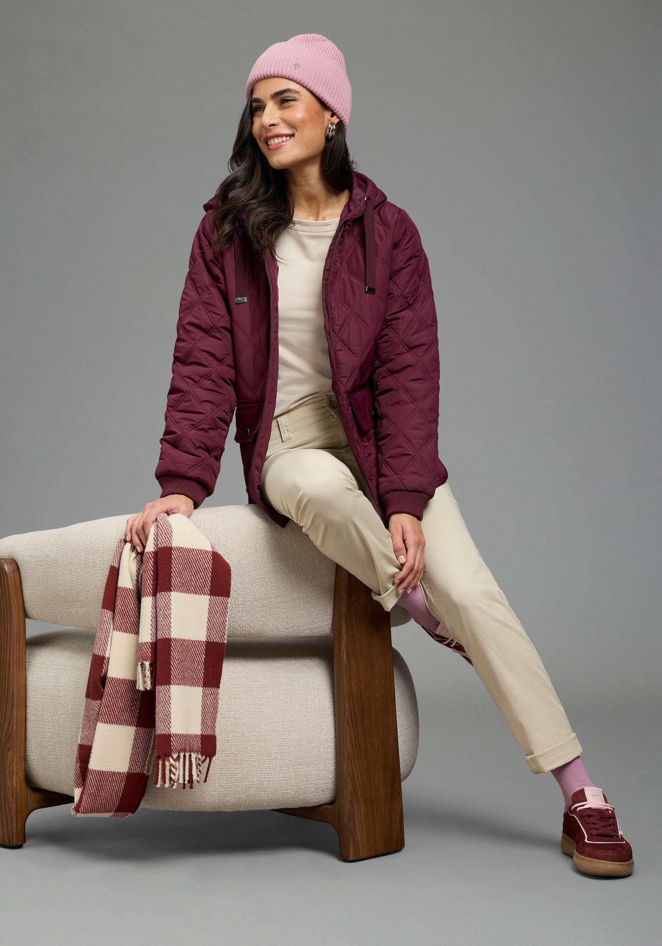 Laura Scott Steppjacke mit Kapuze Kapuze mit modernem Steppmuster für den Übergang