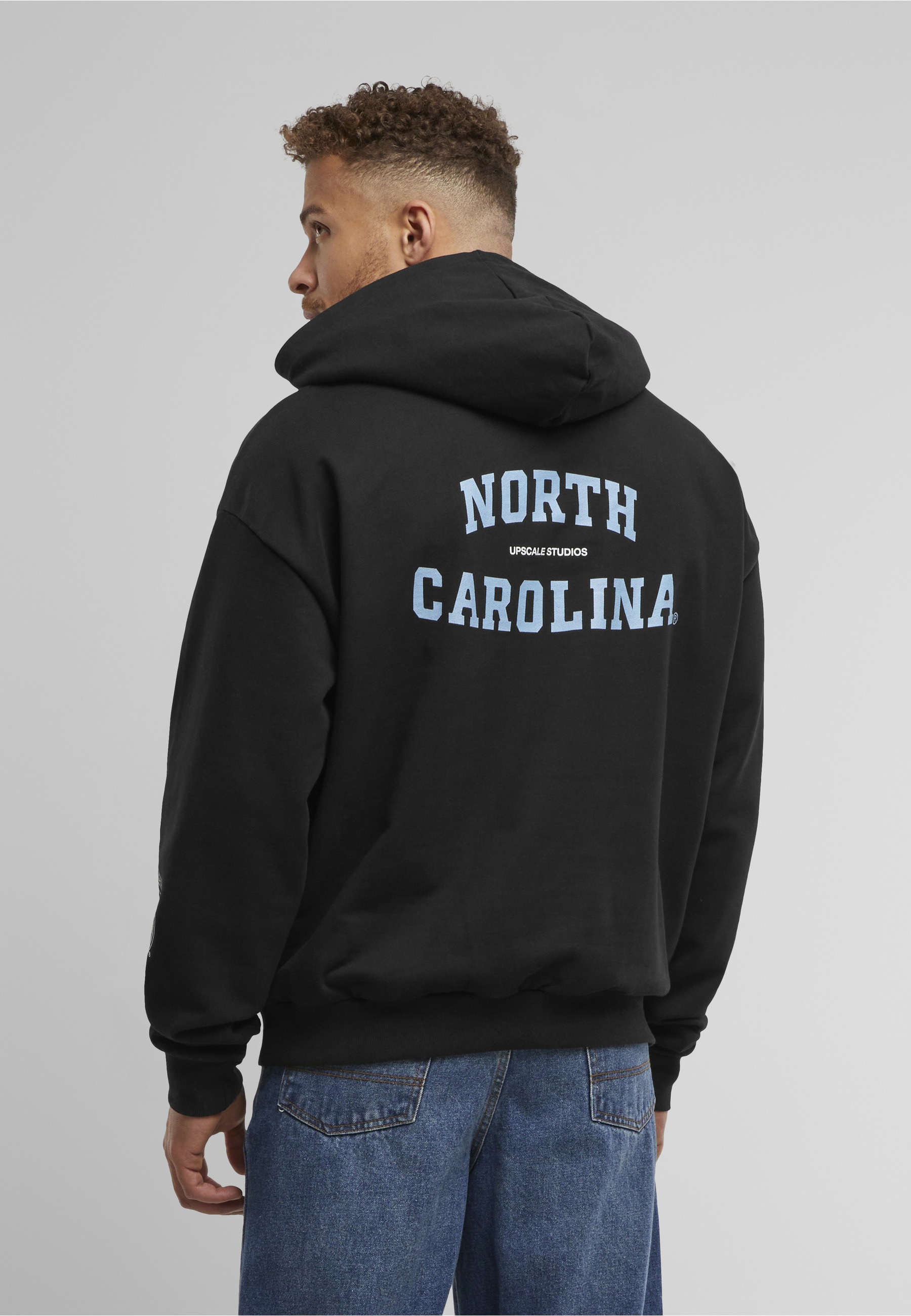 Upscale by Mister Tee Kapuzenpullover »Upscale by Mister Tee North Carolina Multi Logo Oversize Hoody« 1 Stk.