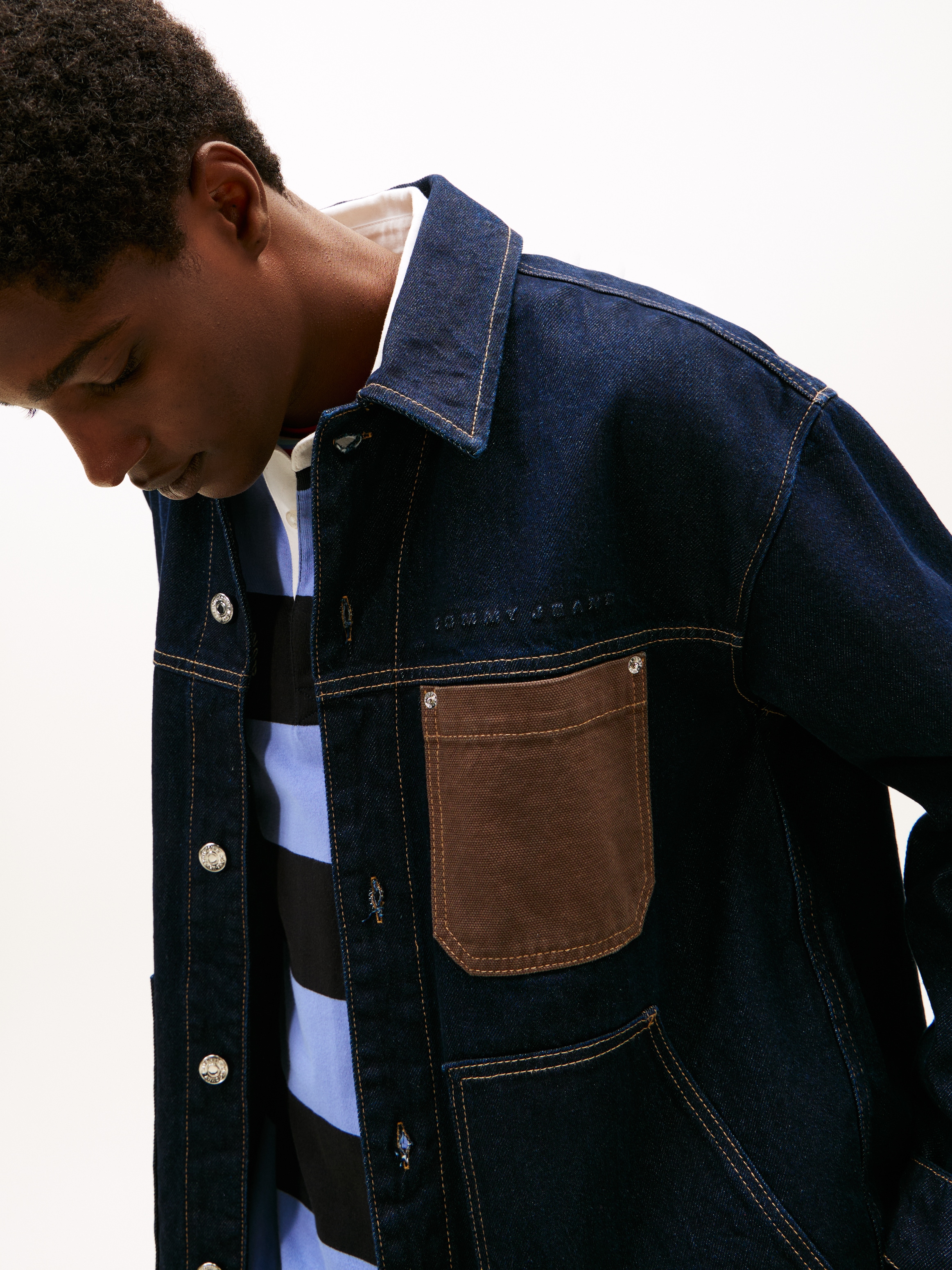 Tommy Jeans Jeansjacke »CHORE JACKET« Relaxed Fit, halbgespreizter Kragen