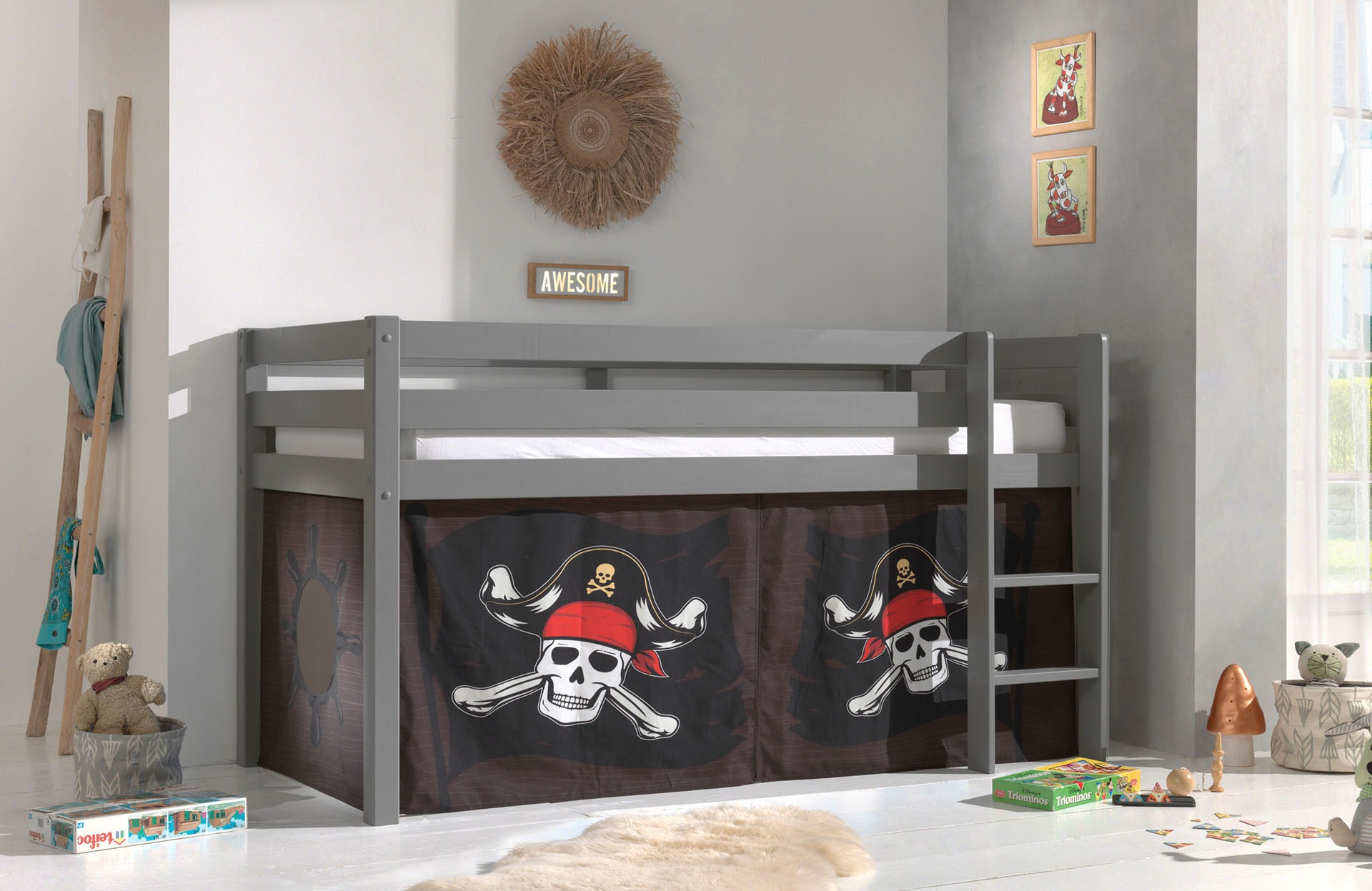 Vipack Spielbett »Pino, Kiefer massiv, mit Rolllattenrost u. Textil-Set, Made in Europe«, (B/H/T ca. 210x114x106cm, mit Leiter und Absturzschutz), verschiedene Textil Dessins, 3 Gestellfarben zur Wahl