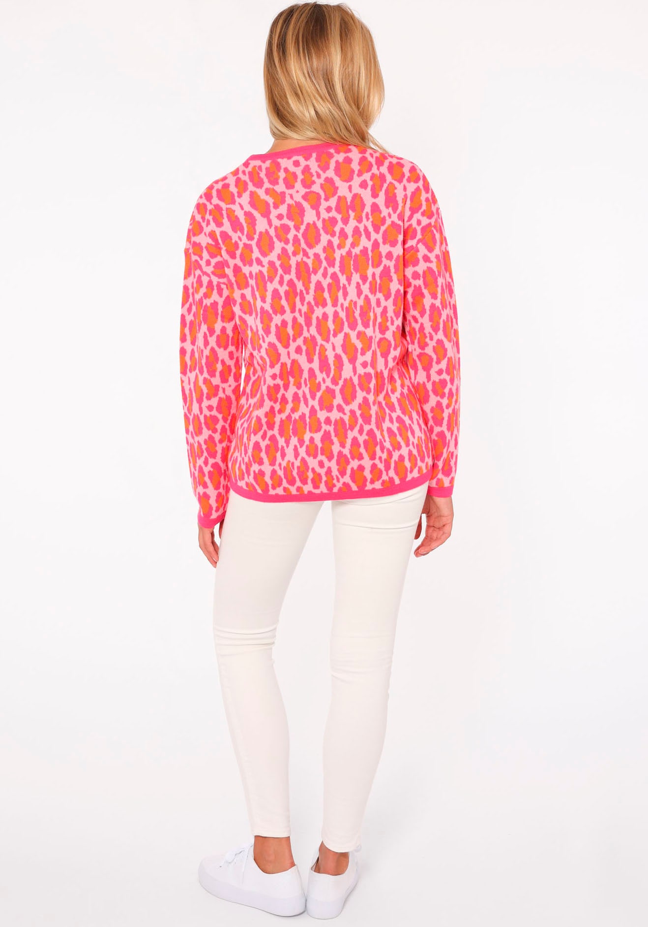 Zwillingsherz Rundhalspullover »"Leo-Wild Mind"« Animal-Muster, Neon-Schriftzug, Rundhalsausschnitt, langärmelig