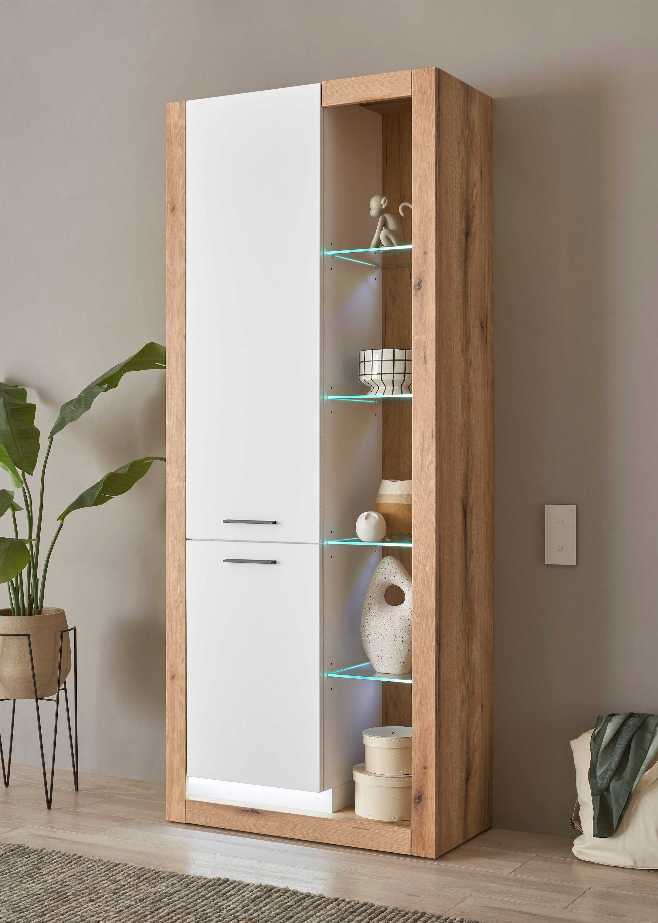 Home affaire Vitrine »Brixen, Vitrinenschrank in Eiche Dekor, moderne Standvitrine« Metallgriffe, ausreichend Stauraum, vielseitig einsetzbar, 80 cm breit