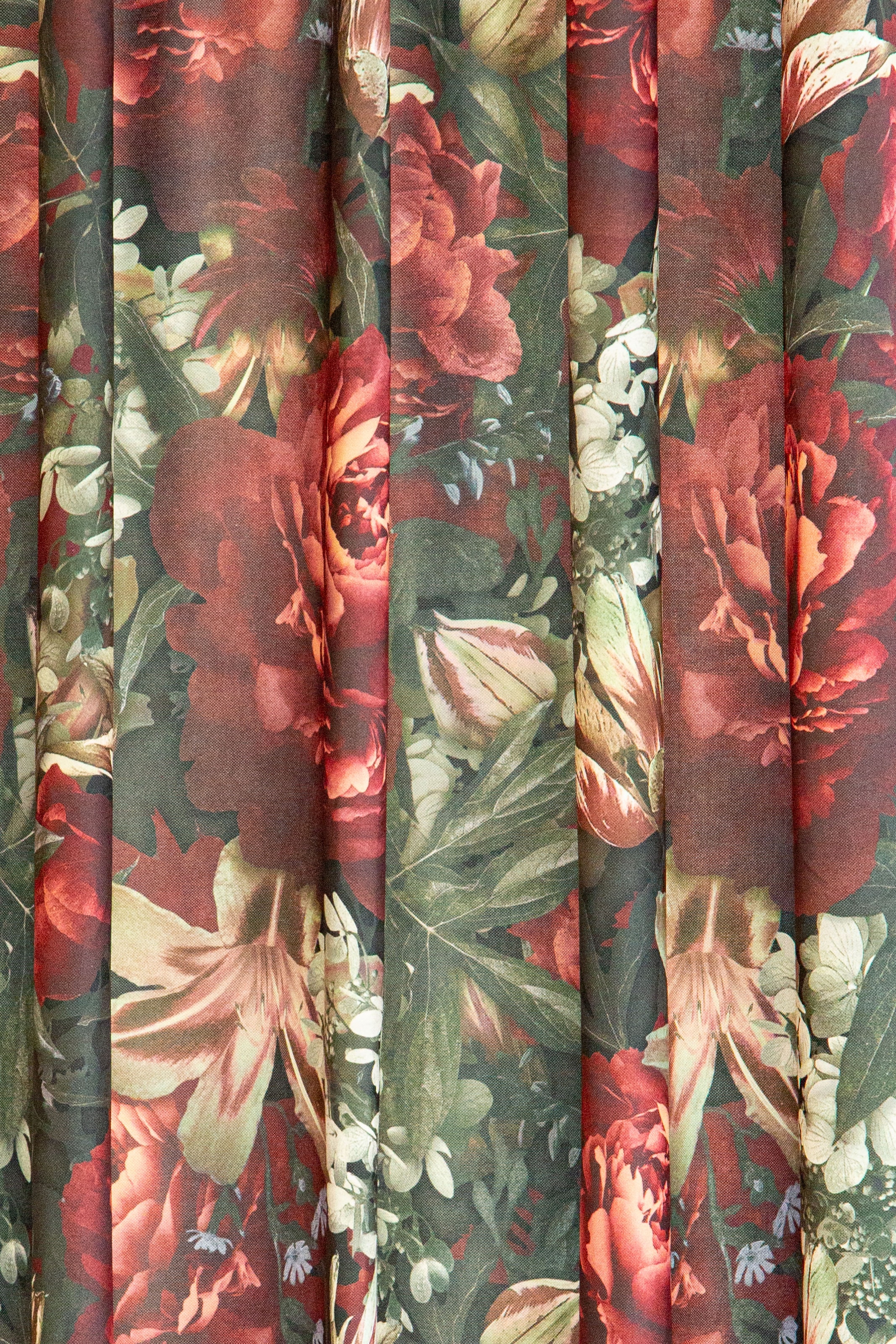 HOMING Vorhang »Roja«, (1 St.), blickdicht, rot, Blumen, floral, rose, Wohnzimmer, Schlafzimmer