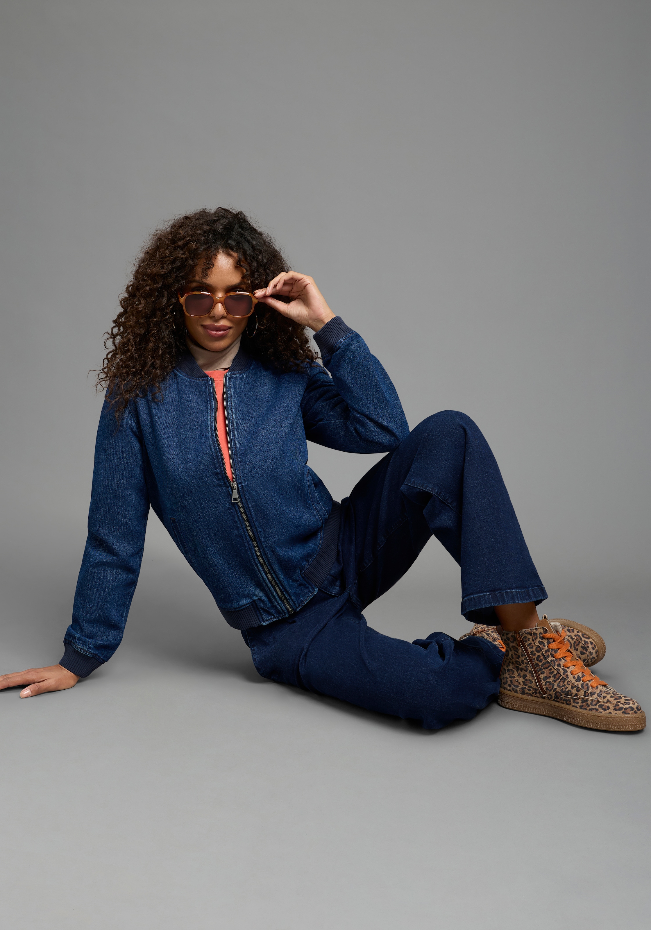 Arizona Jeansjacke »im winterlicheren Denim« hüftlang, Comfort Fit, mit Reißverschluss