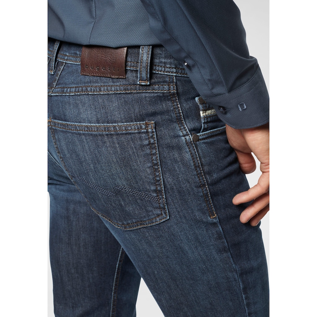 bugatti 5-Pocket-Jeans, Gürtelschlaufenbund mit Zip-fly