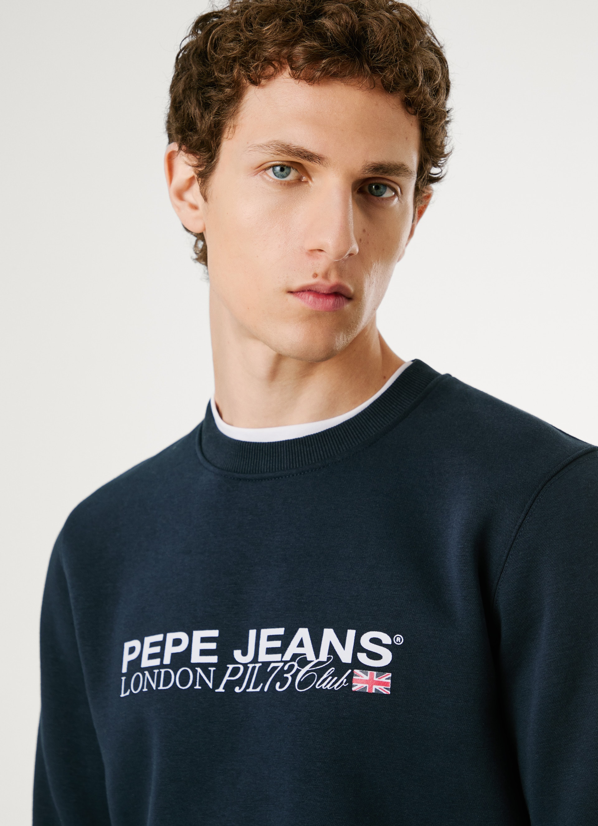 Pepe Jeans Sweatshirt »MATTHEW CREW« mit Label-Print auf der Brust