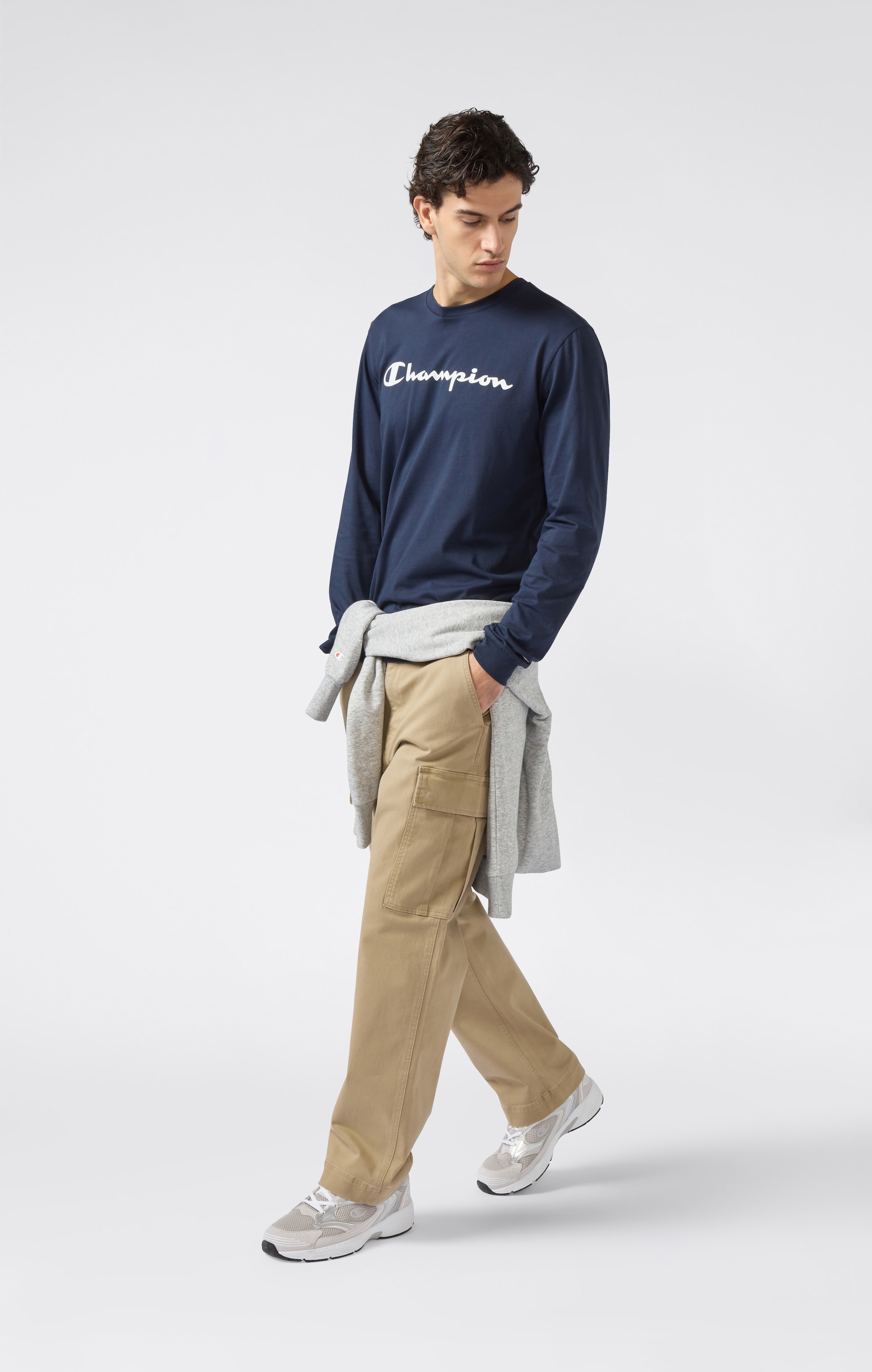 Champion T-Shirt »BASICS Long-Sleeve T-Shirt Large Logo« Langarm-Design, sportlicher Stil, aus Baumwolle