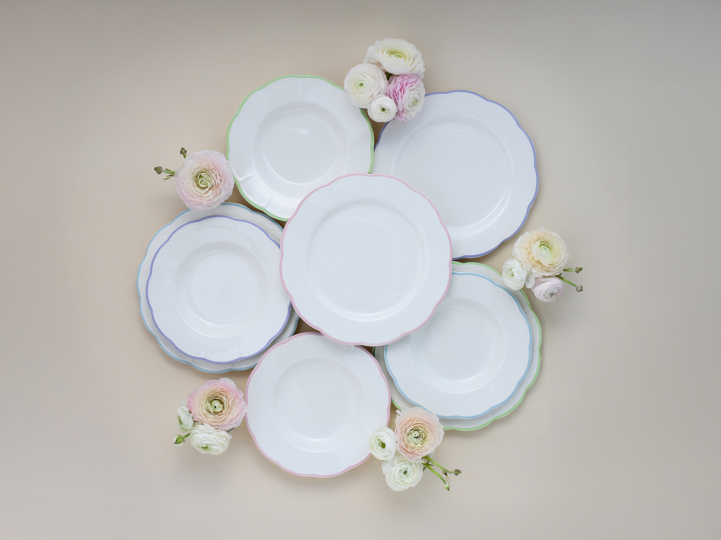 CreaTable Tafelservice »Florine Bunt, Service 8-tlg.« Teller Set, Elegant, Klassische Form, Zart gewellte Ränder