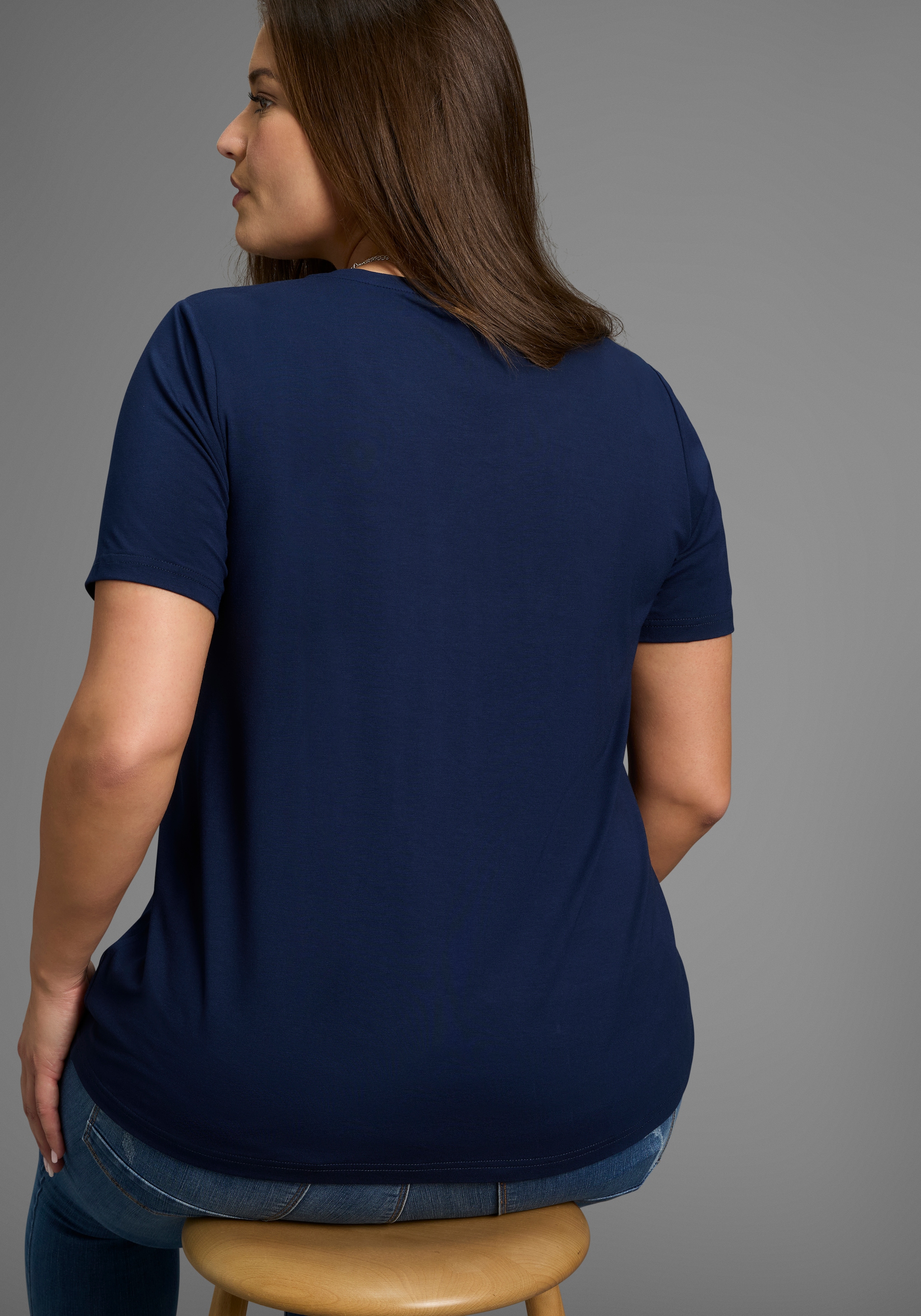 Laura Scott CURVE T-Shirt »Große Größen« mit V-Ausschnitt aus fließender Viskose