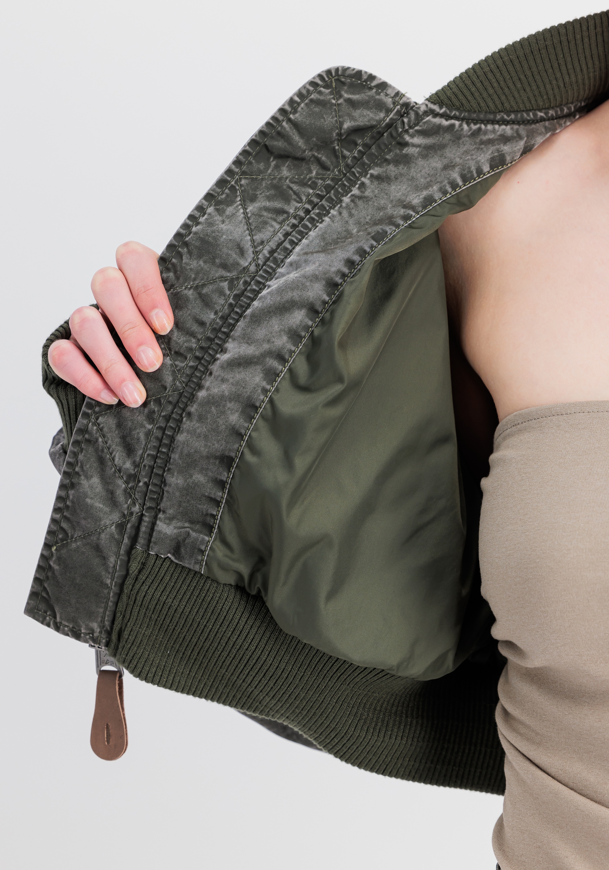 Alpha Industries Bomberjacke »Alpha Industries Women - Bomber Jackets MA-1 Vintage Cropped W«