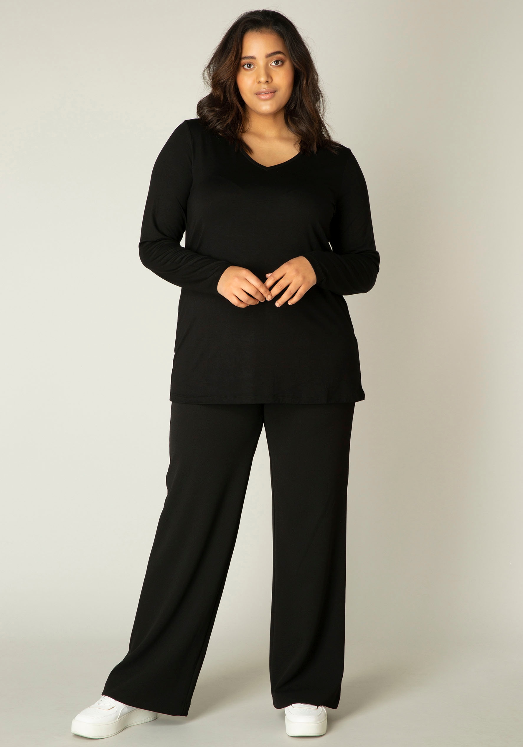 Base Level Curvy Langarmshirt »Alize«, Weiche, leicht glänzende Qualität