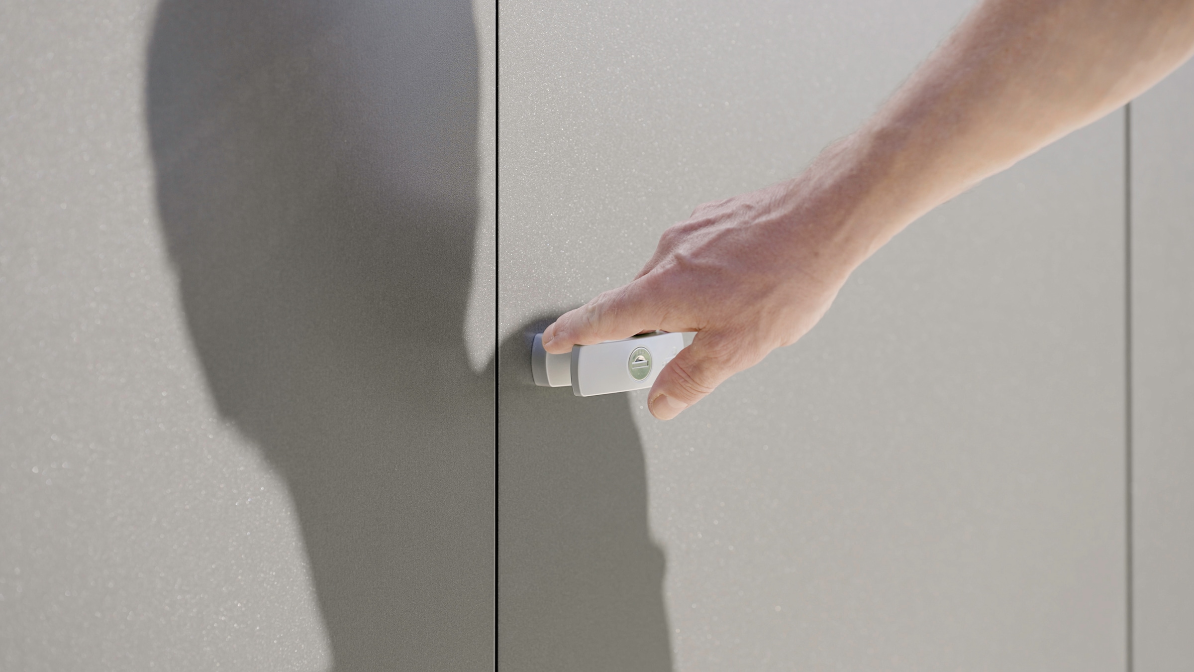 Biohort Mehrzweckschrank »Romeo Gr. M high, verschiedene Farben«, 132x57x181 cm, der ideale Terrassenschrank aus Metall